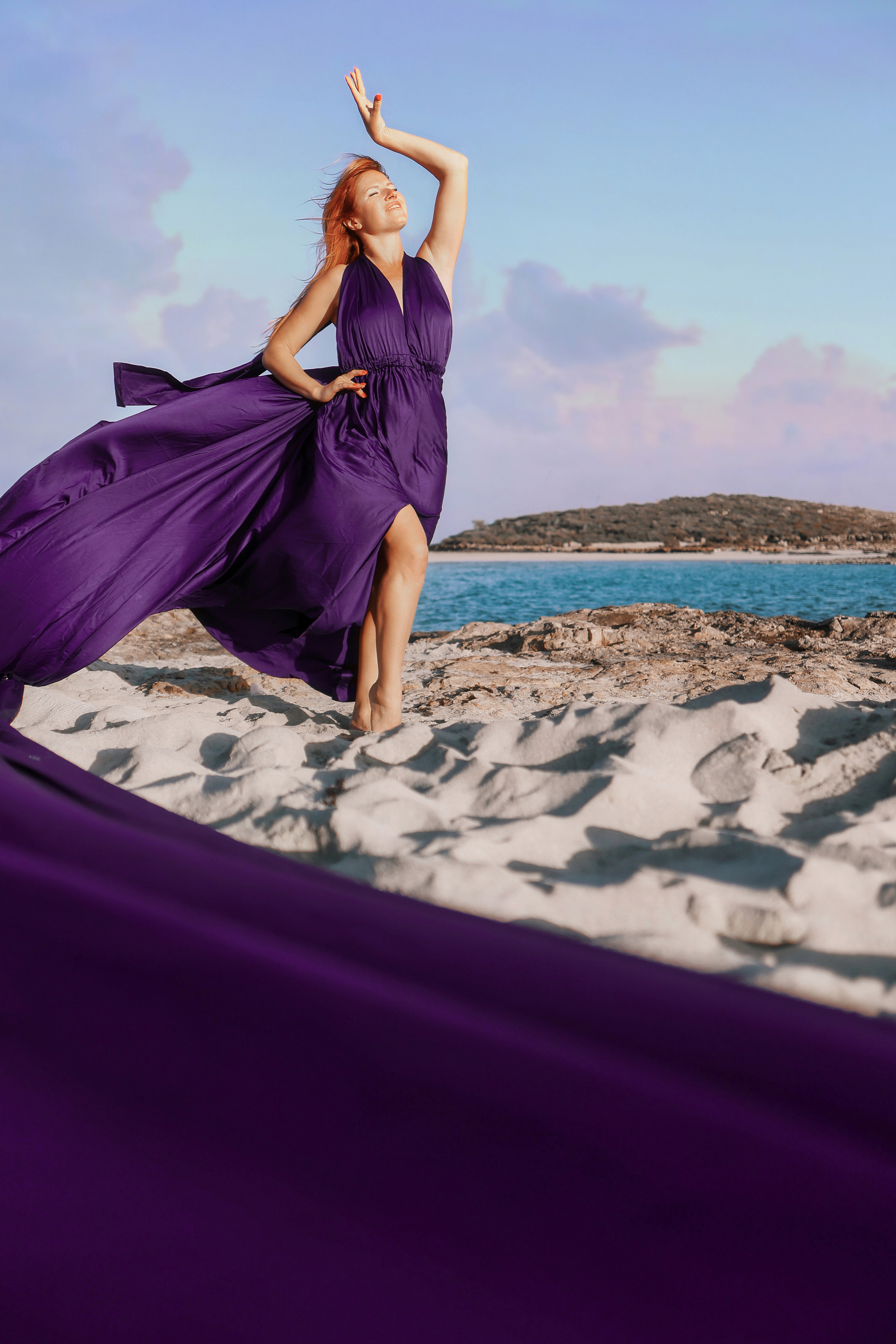 Фотосессия в летящем платье. Март, 2023. Cyprus Vision. Φωτογραφίες και βίντεο στην Κύπρο — Αγία Νάπα, Πρωταράς