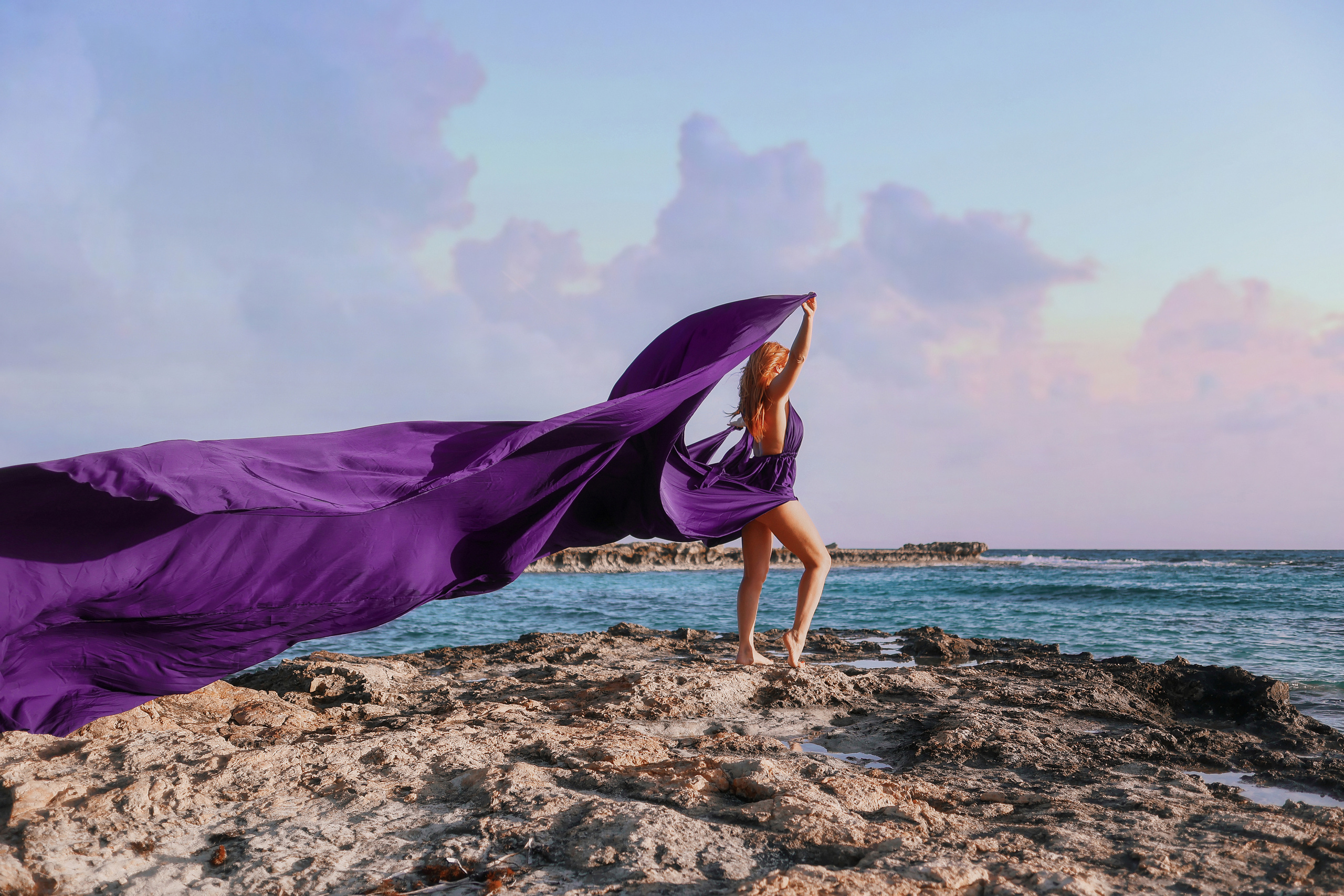 Фотосессия в летящем платье. Март, 2023. Cyprus Vision. Φωτογραφίες και βίντεο στην Κύπρο — Αγία Νάπα, Πρωταράς