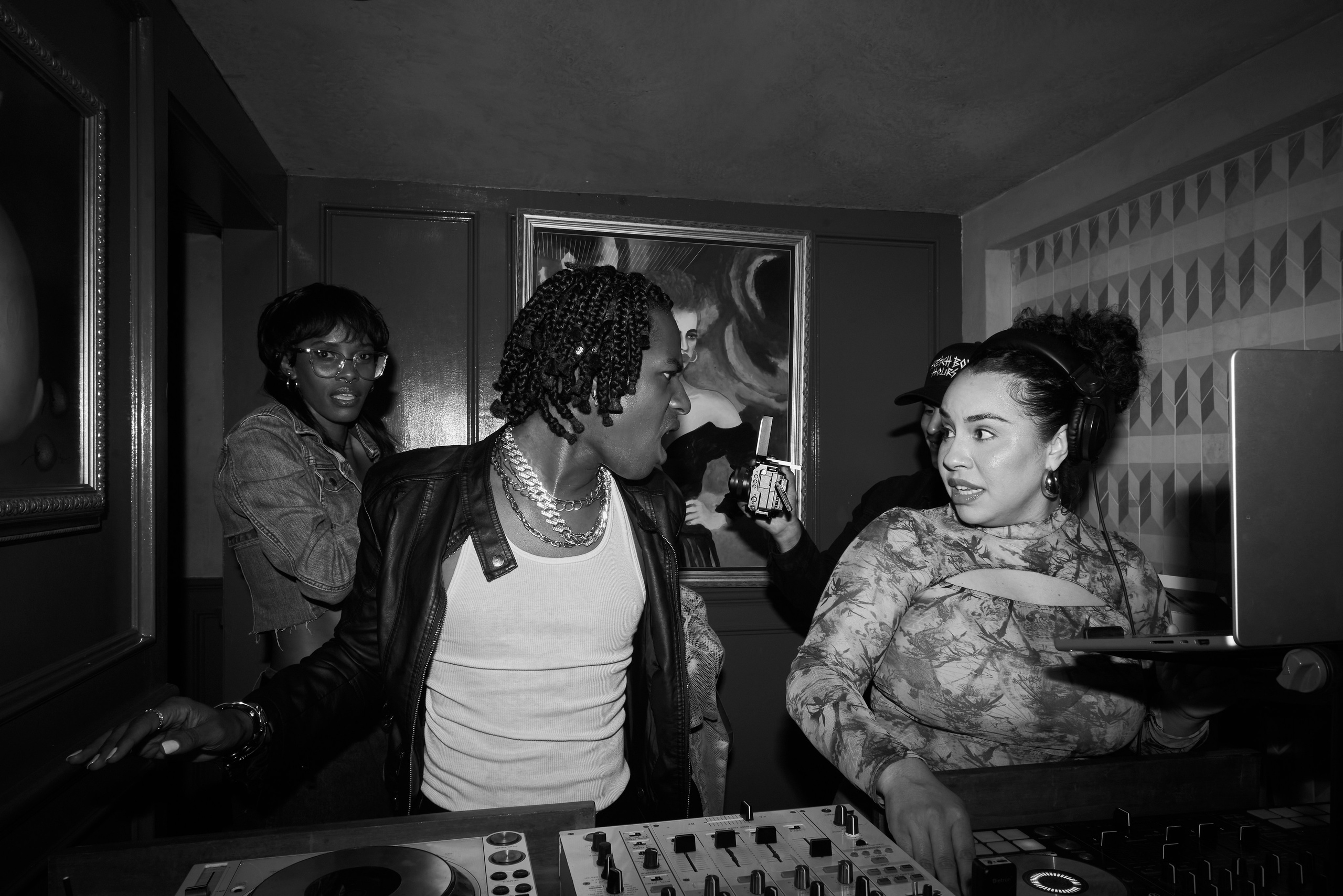 Alik Bulan presents a new song