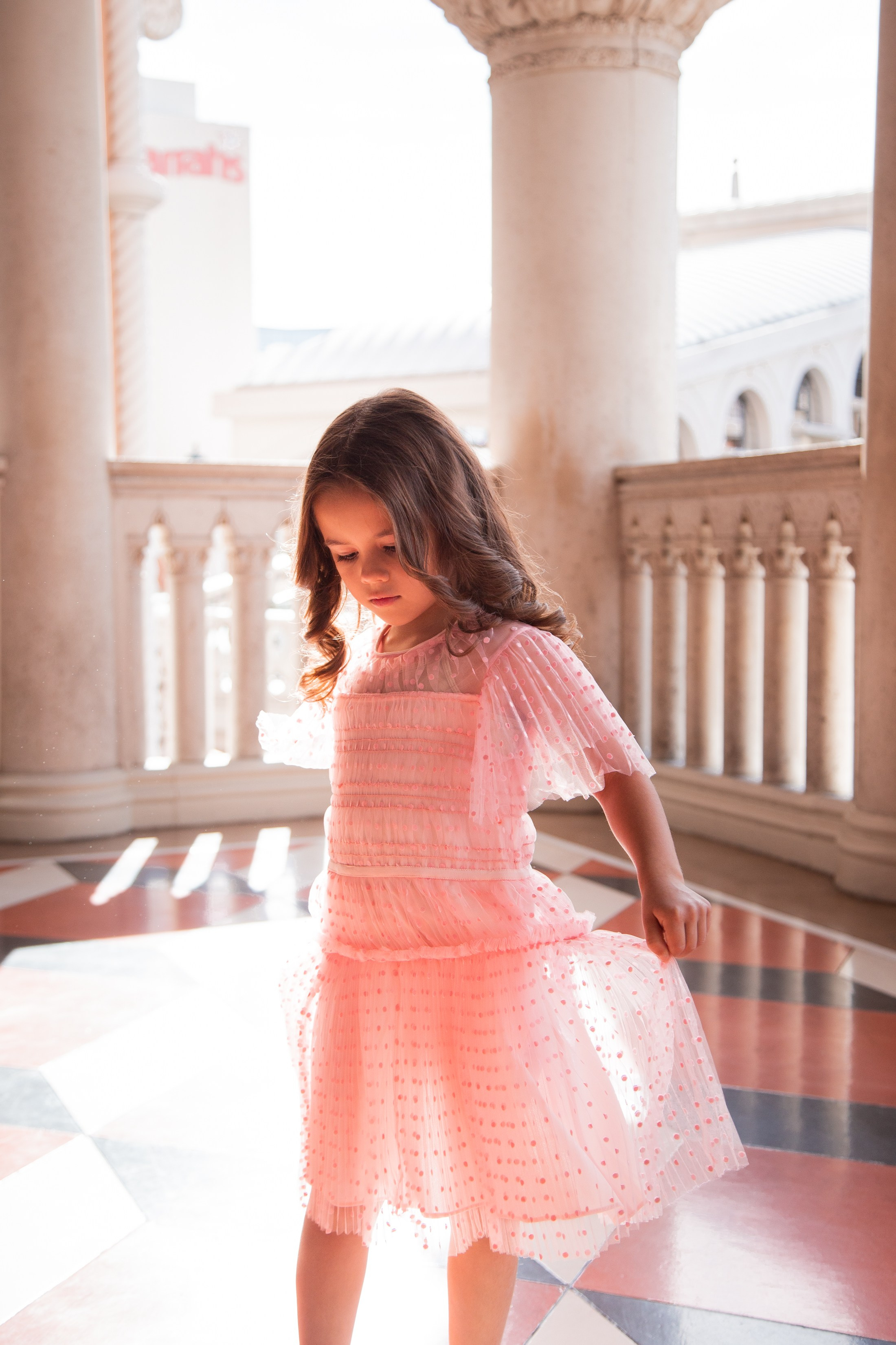 Julia & Kate. Wedding & elopement photographer Viktoriya Kravtsov. Las Vegas