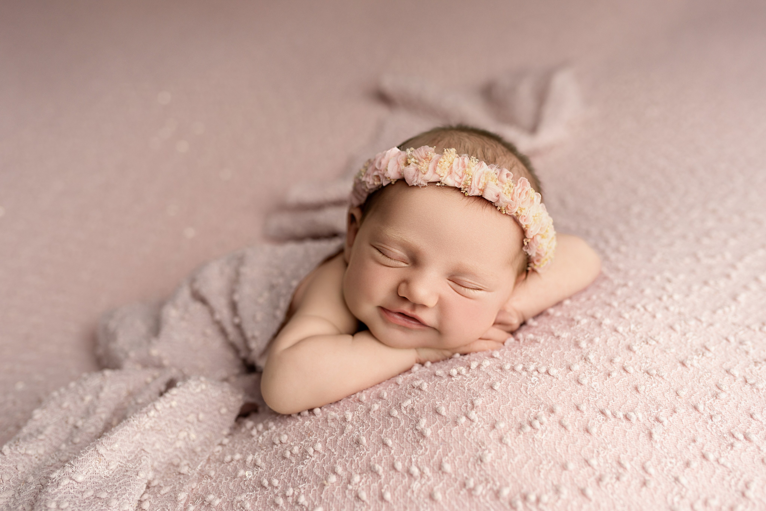 Esu Aleksandra naujagimių ir kudikių fotografė iš Vilniaus