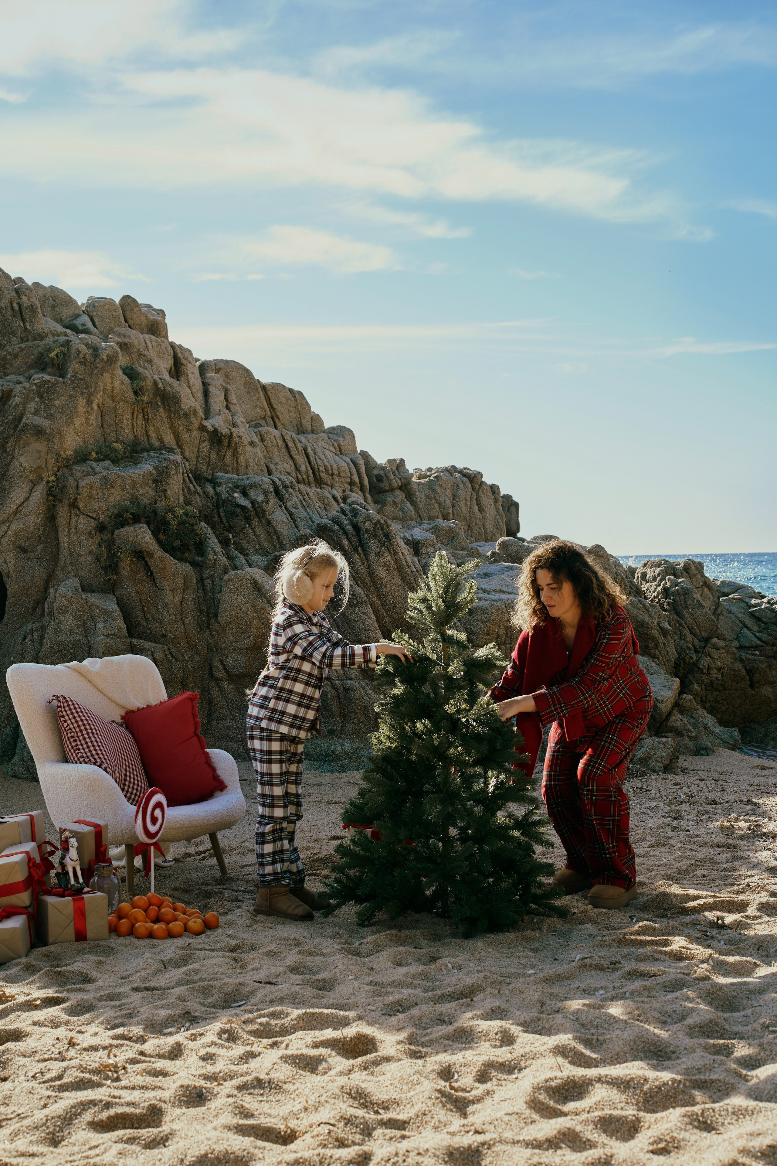 Пляж. Мама и дочь. Фотограф в Барселоне Жанна Захарченко