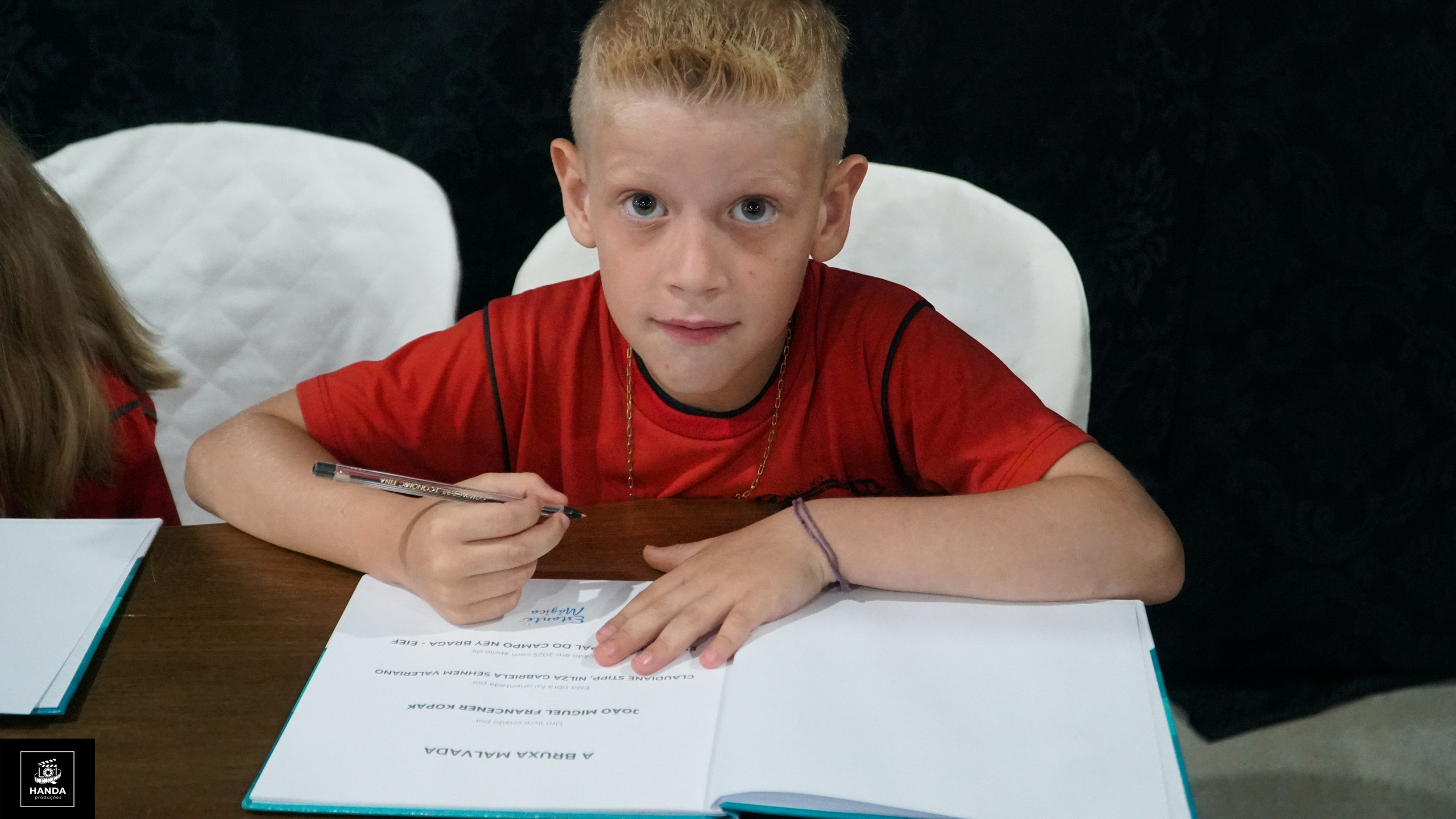 Noite autógrafos colégio Aurélio Buarque de Holanda. Handa Produções
