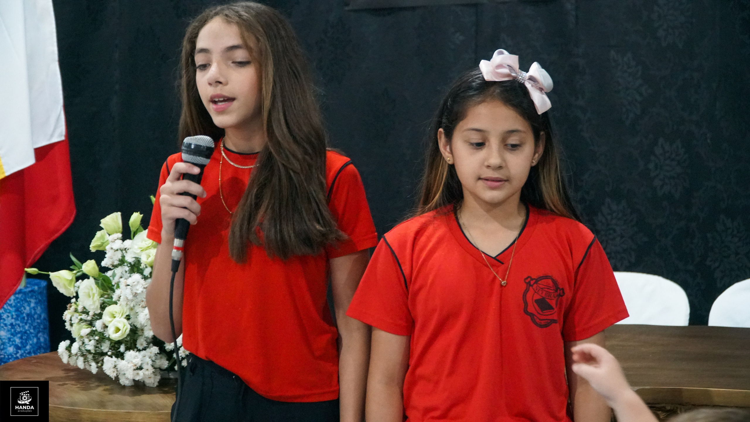 Noite autógrafos colégio Aurélio Buarque de Holanda. Handa Produções