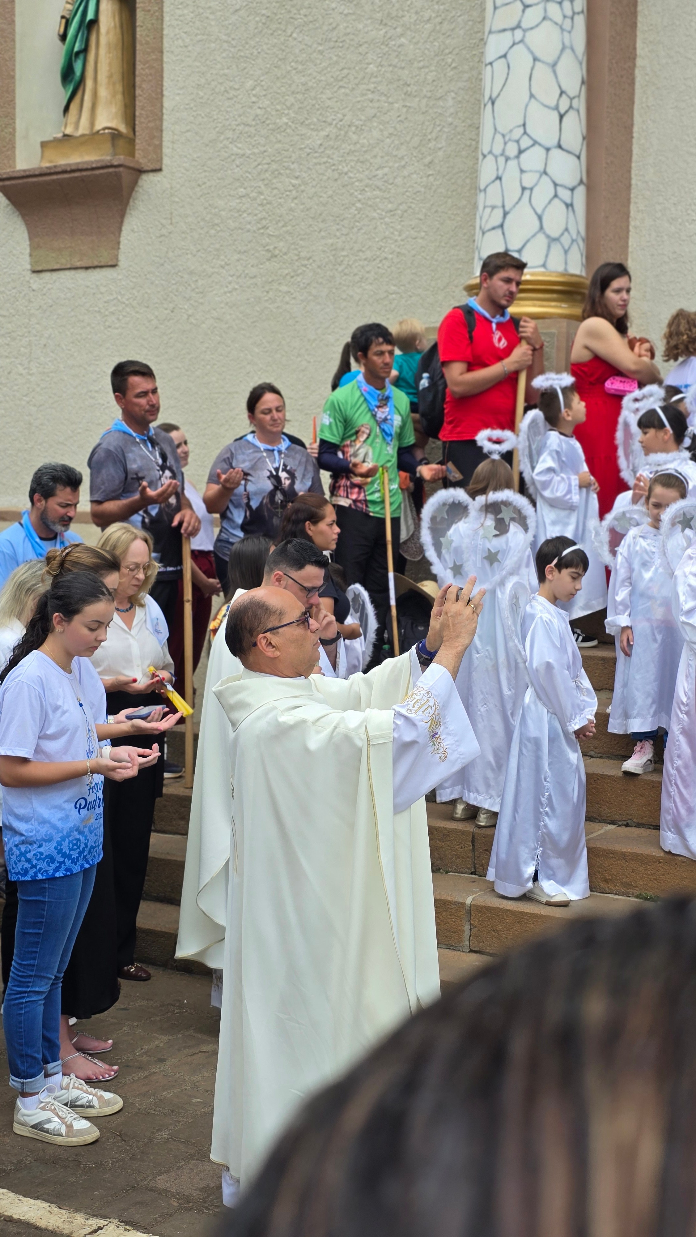 Peregrinação Nossa Senhora de Belém. Handa Produções