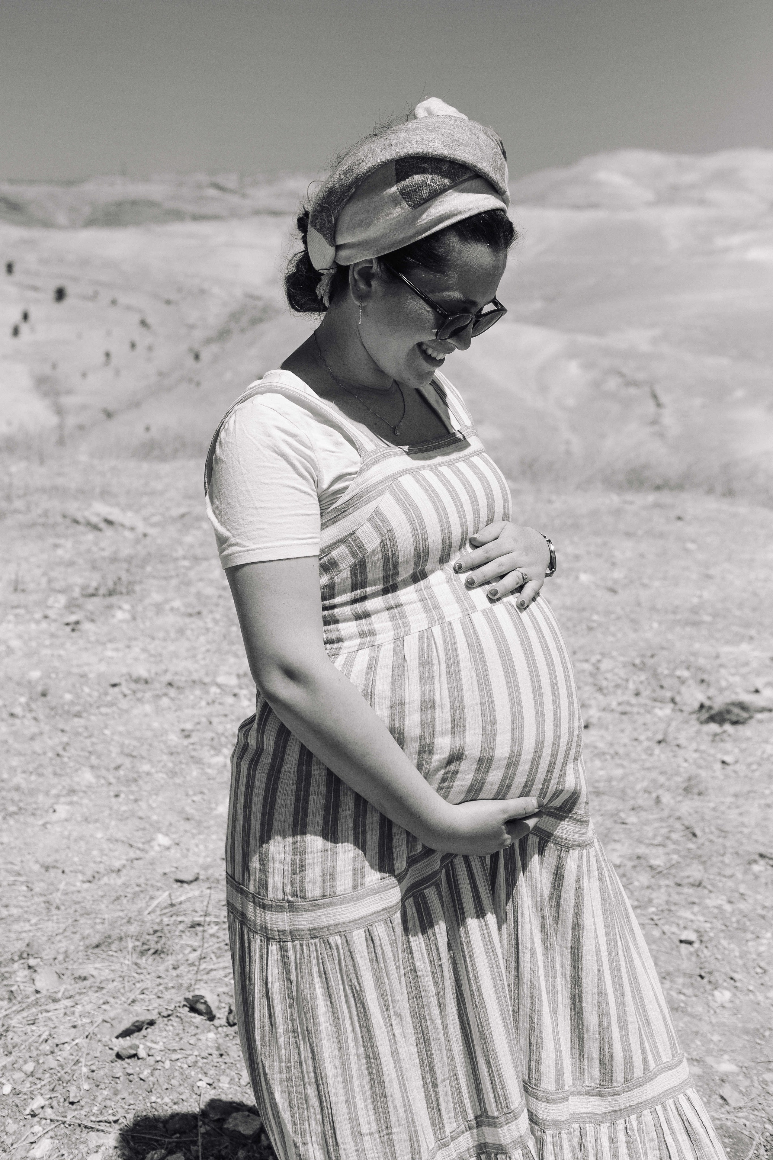 MAALE ADUMIM, HOME PHOTO SESSION + DESERT. Https://shi-photo.com/