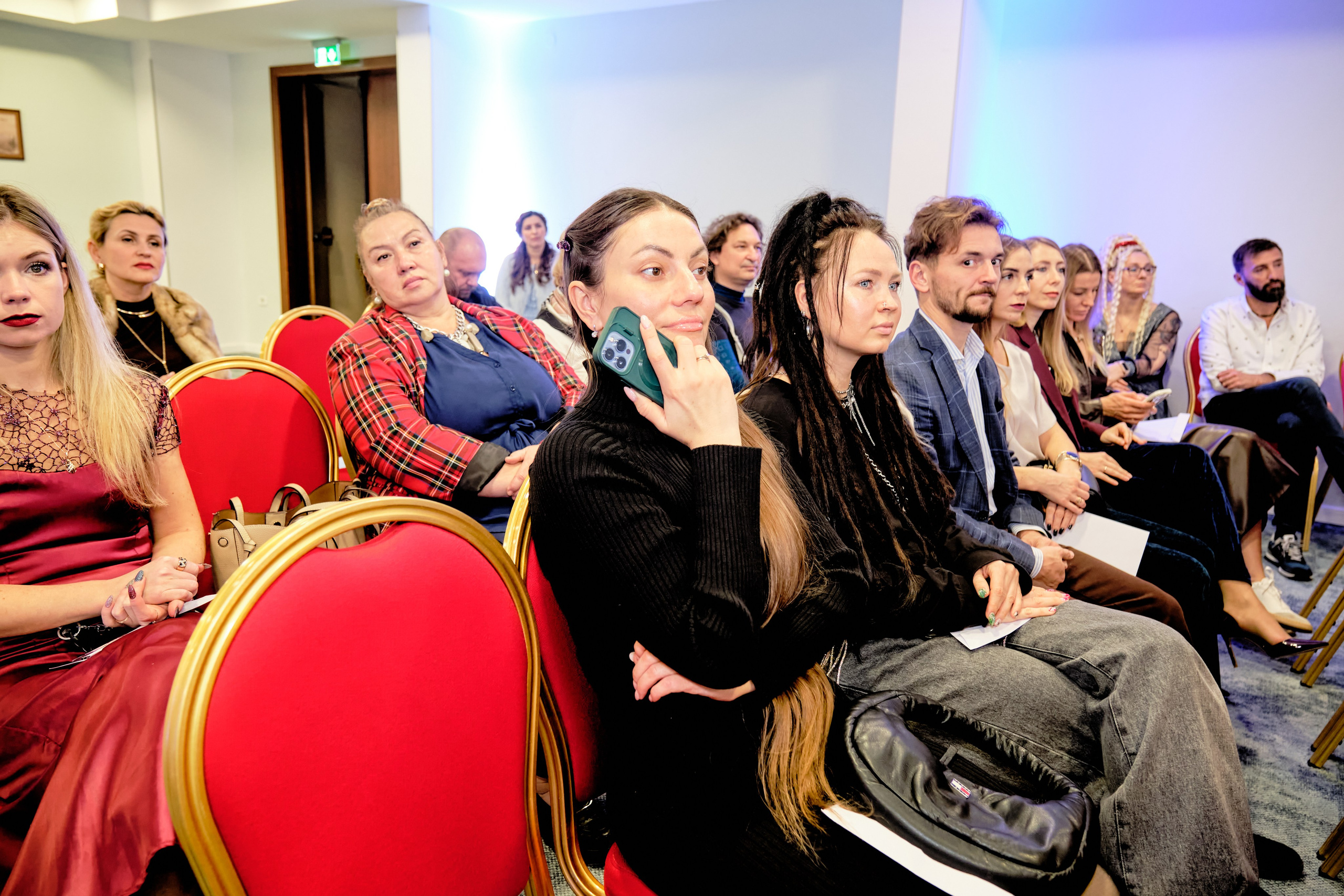 Фоторепортаж з благодійного Новорічного балу у Чорногорії. Портретний фотограф Альона Новгородцева