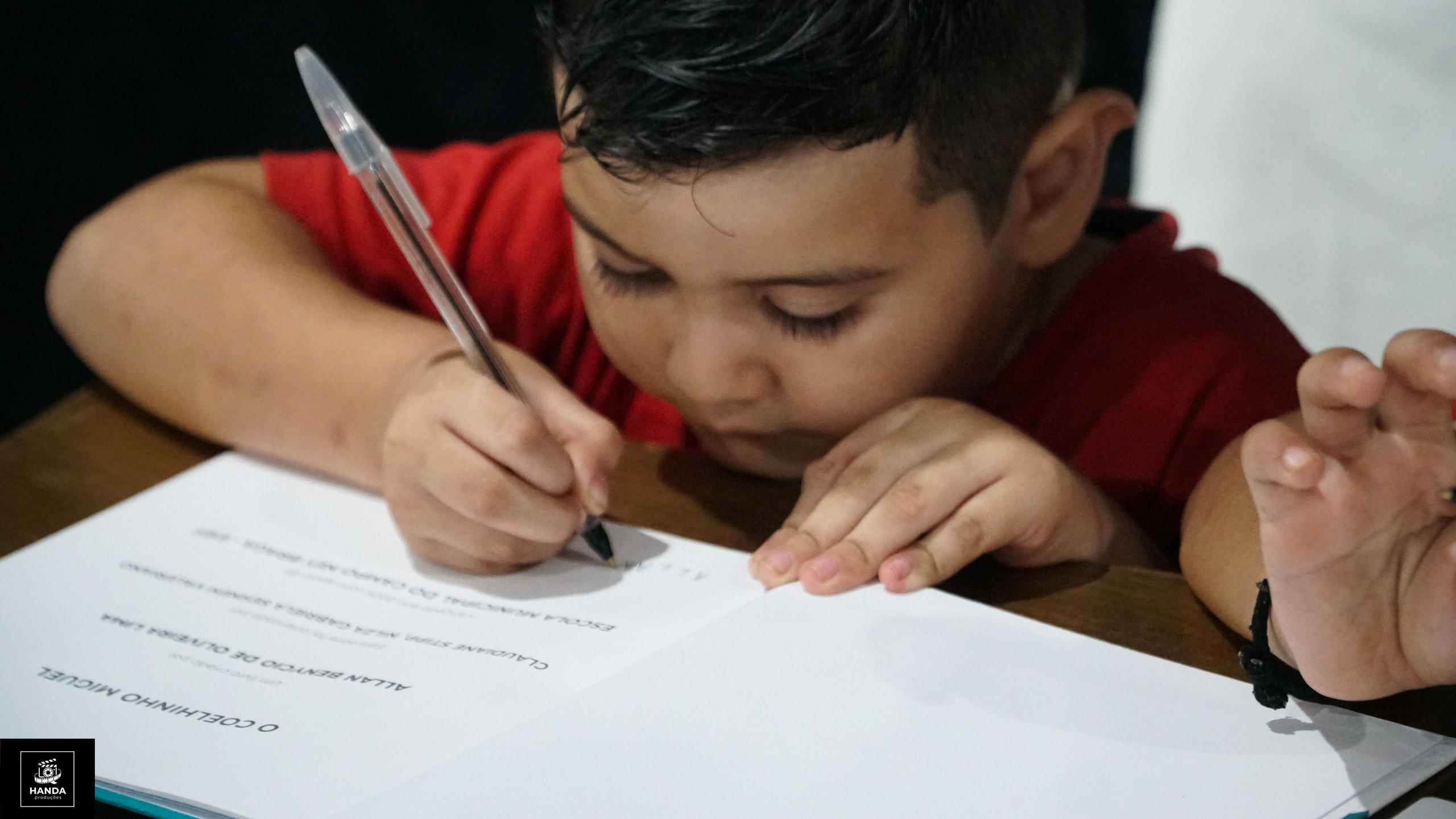 Noite autógrafos colégio Aurélio Buarque de Holanda. Handa Produções