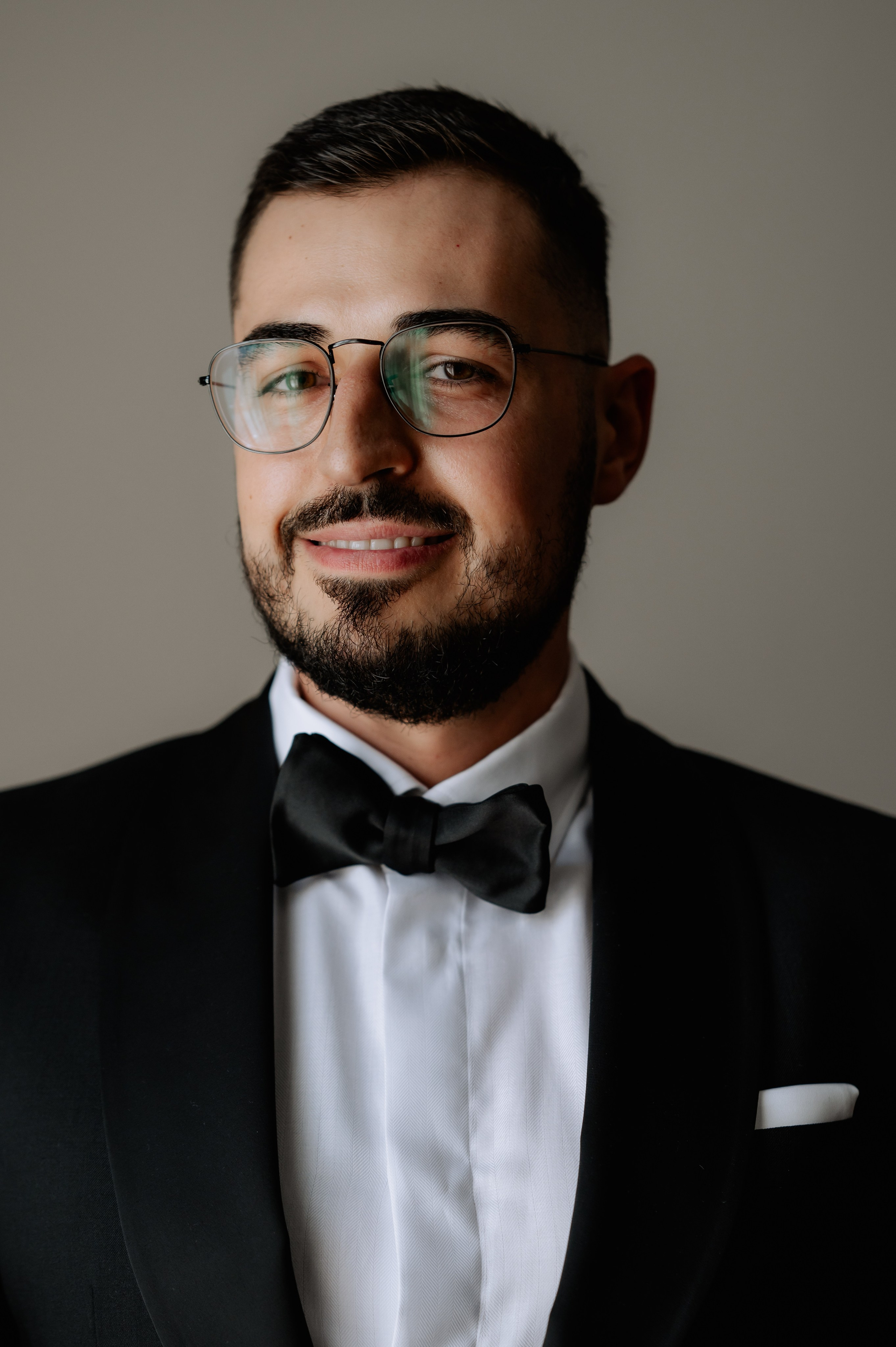 Cununie civila in aer liber , artificii de zi colorate , decor nunta , nunta la Hotel Traian. Proud Vision Weddings | Wedding Photography & Film — Servicii profesionale Foto Video Nunta Iasi