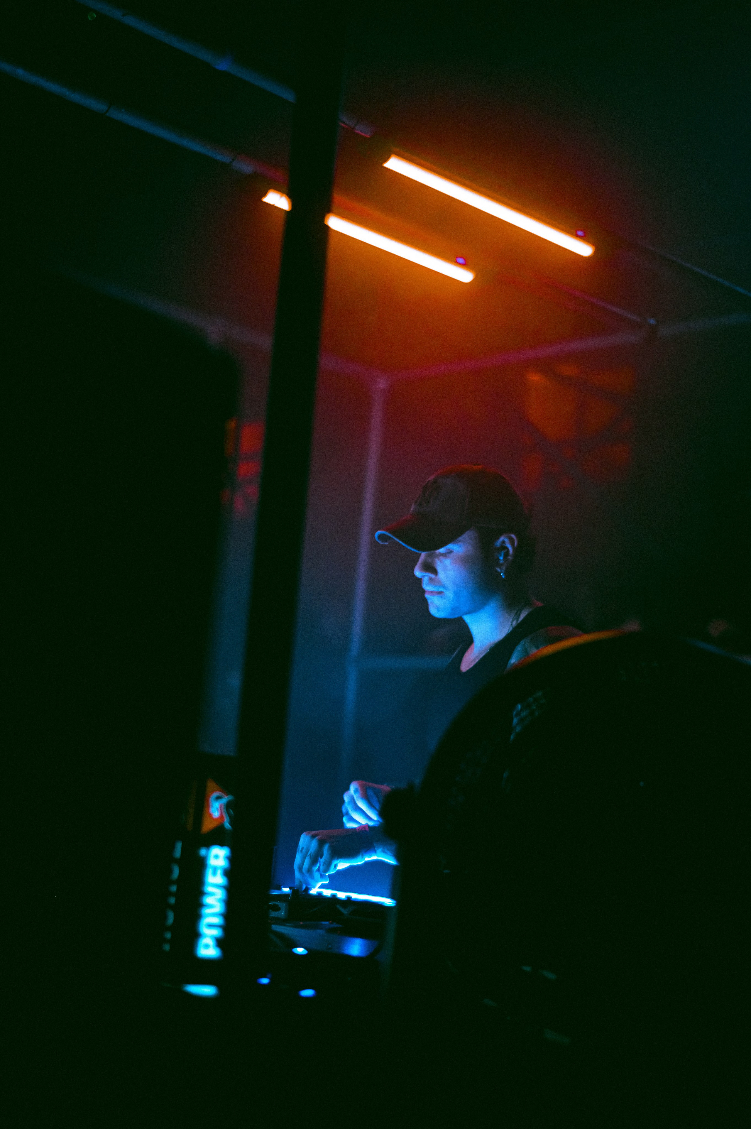 NIGHTLIFE. Versoluna