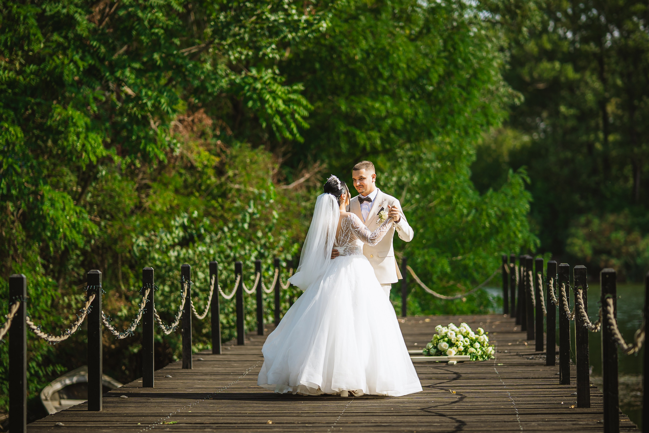 Bella & Adi. Foto Studio — Fotograf de evenimente, nunti, botezuri, portrete