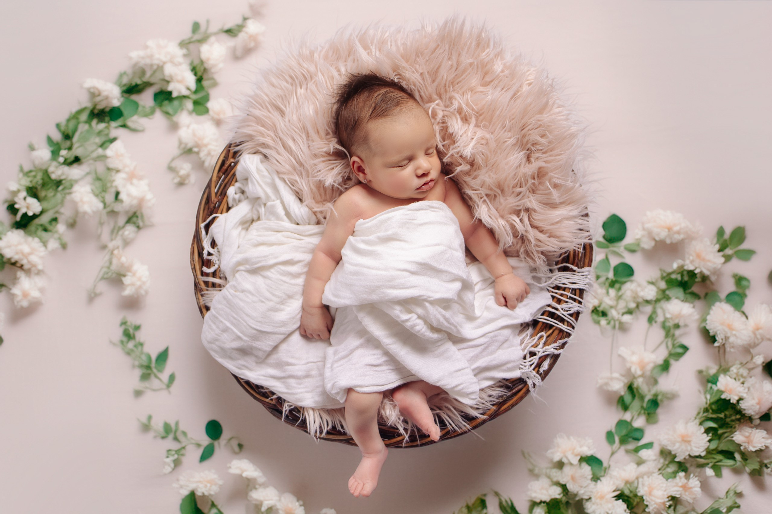 NEWBORN. FOTOGRAFUL LUI MATEI