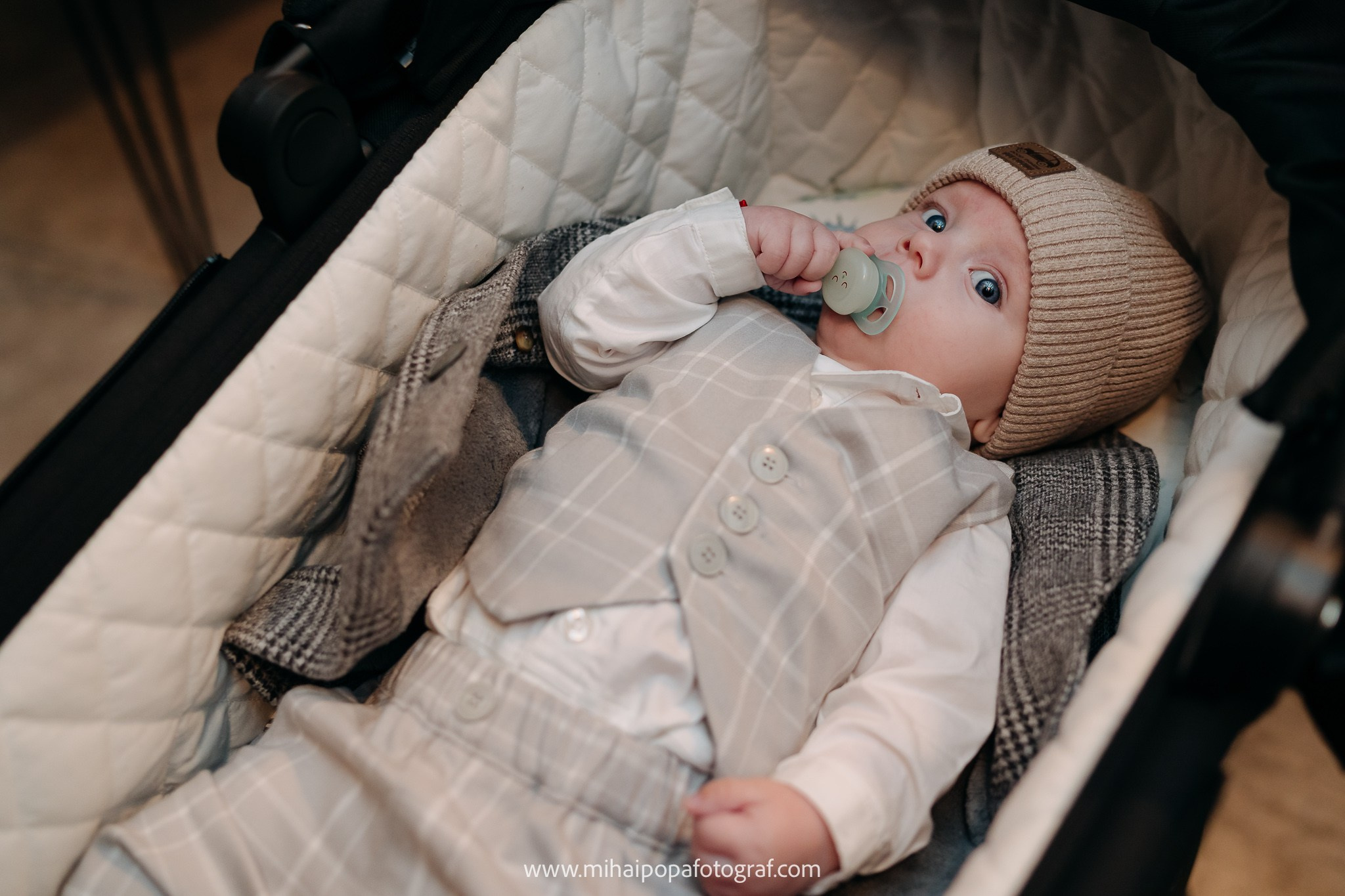 Fotograf de botez în Bucuresti| Mihai Popa Fotograf. Fotograf Nuntă & Botez București - Mihai Popa | Dincolo de oameni, imortalizez emoții!