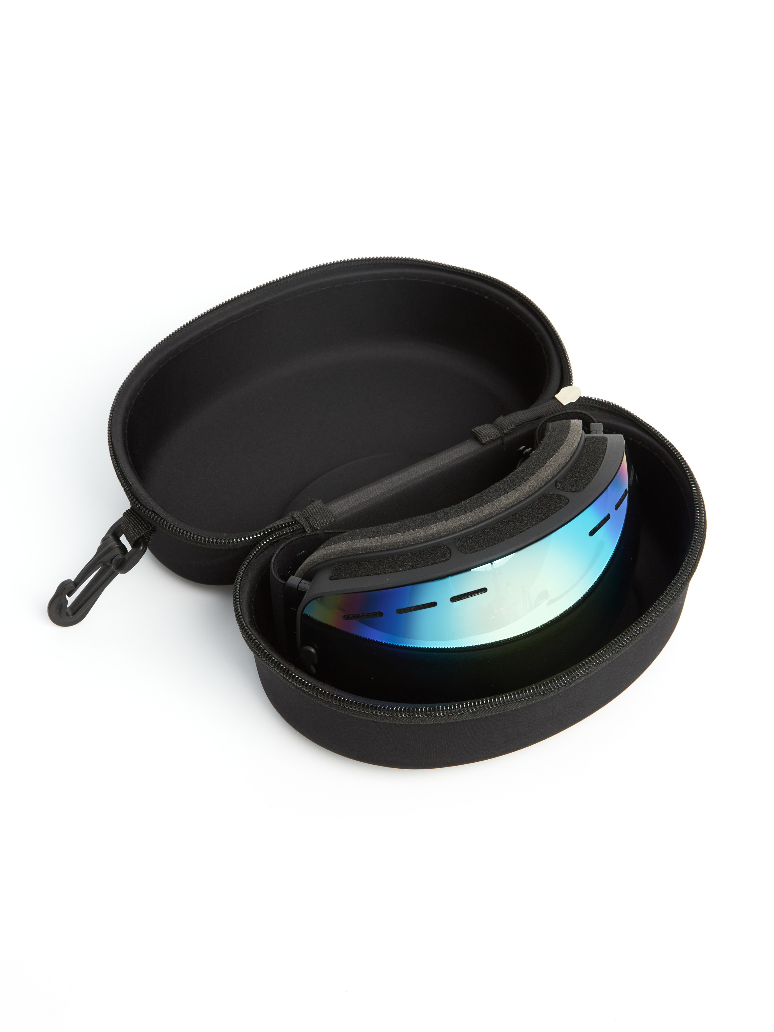 Очки. Предметная фотосъемка в Алматы. Студия фото и видео съемки товаров