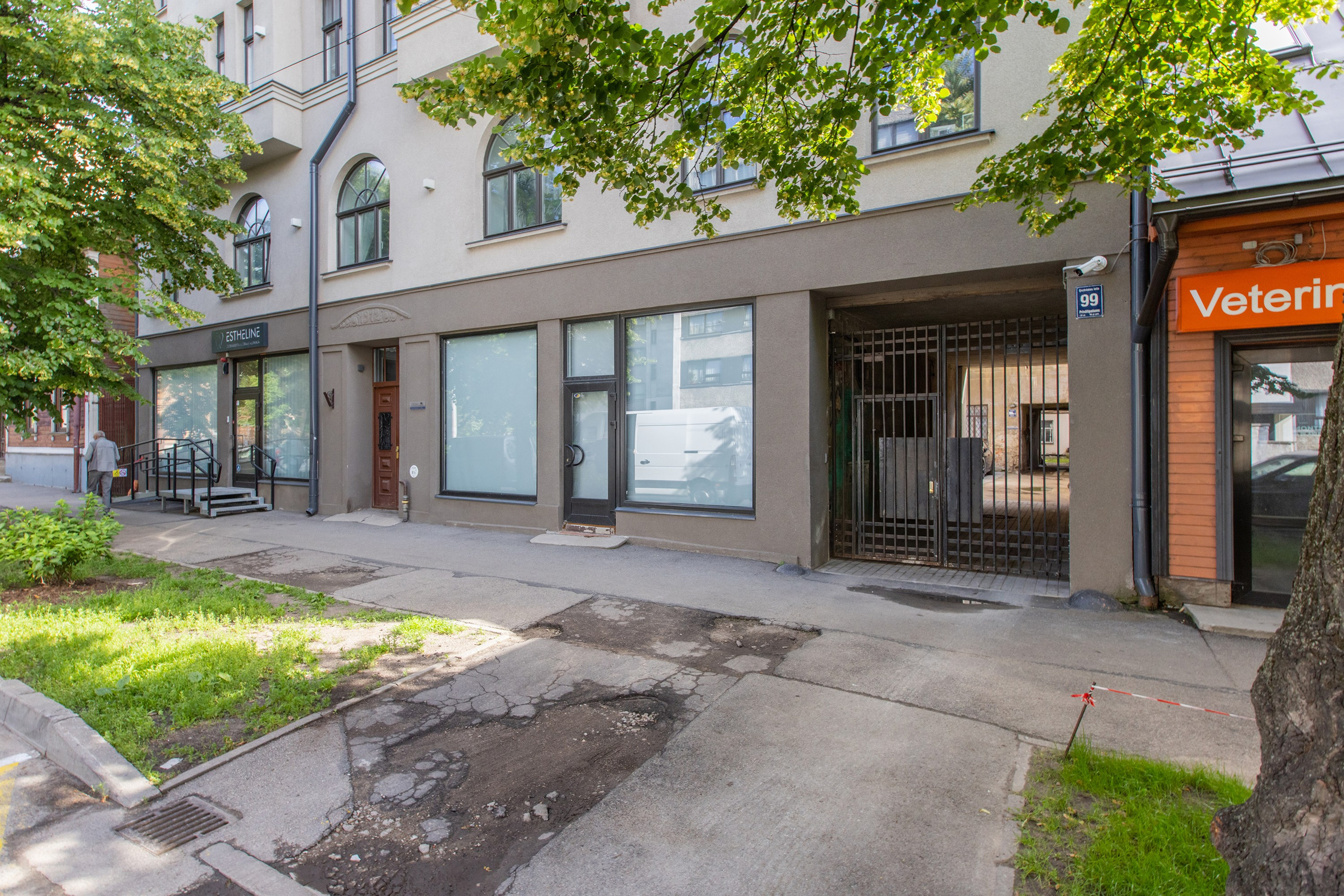 DZĪVOKLIS B. Sākums