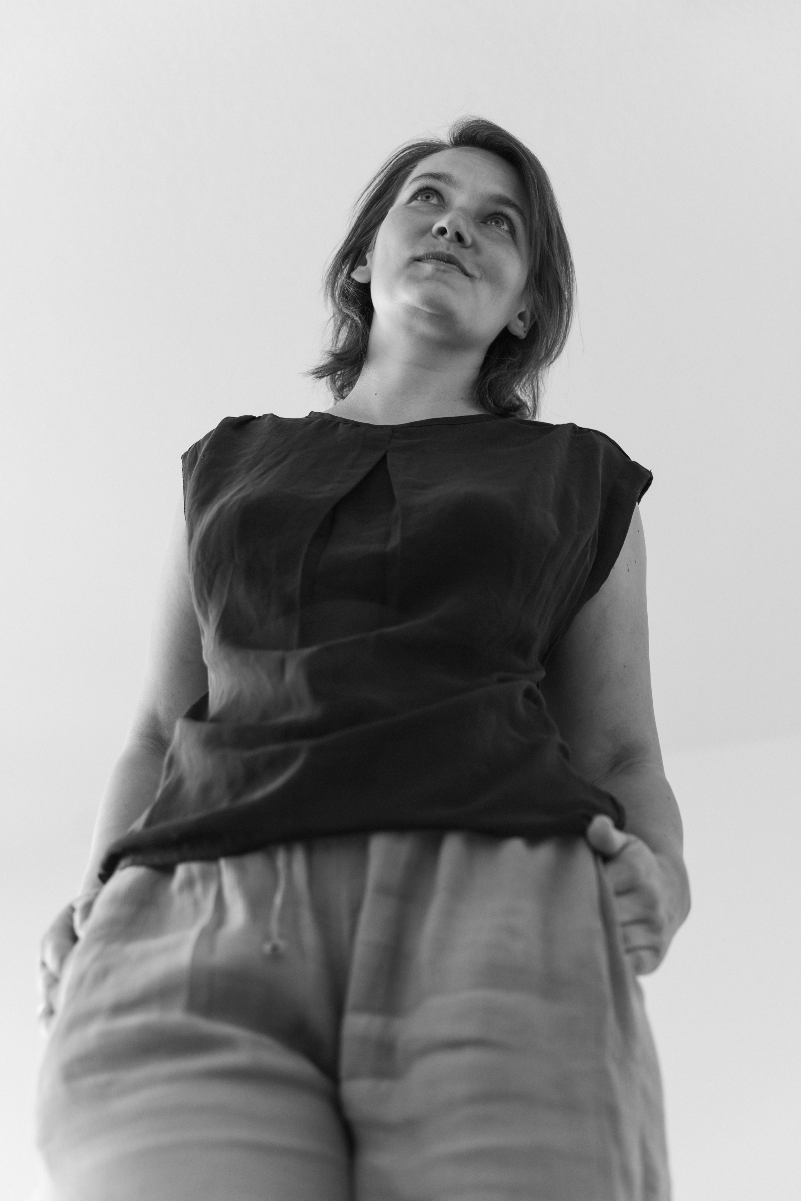 Schwarz-Weiß-Fotoshooting im Studio. Schwarz-weiß Fotografie in Münster. Fotografin Viktoria Roschen