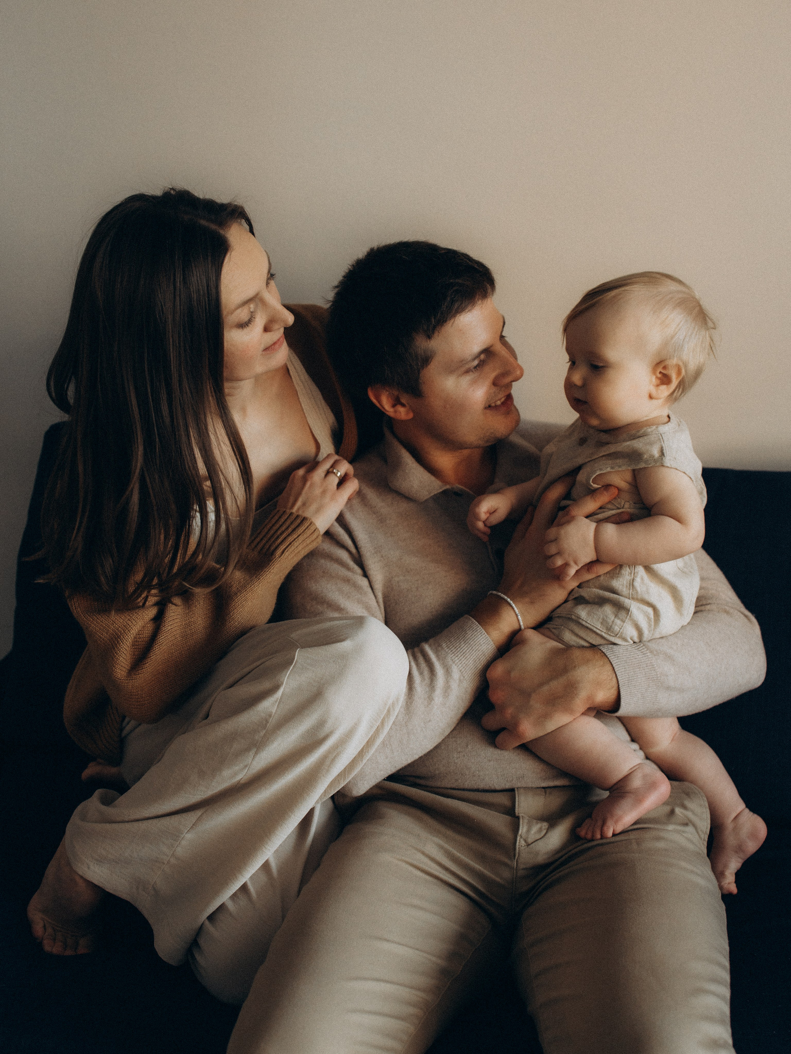 Victoria’s family. Kristina, portrait and family photographer in Helsinki