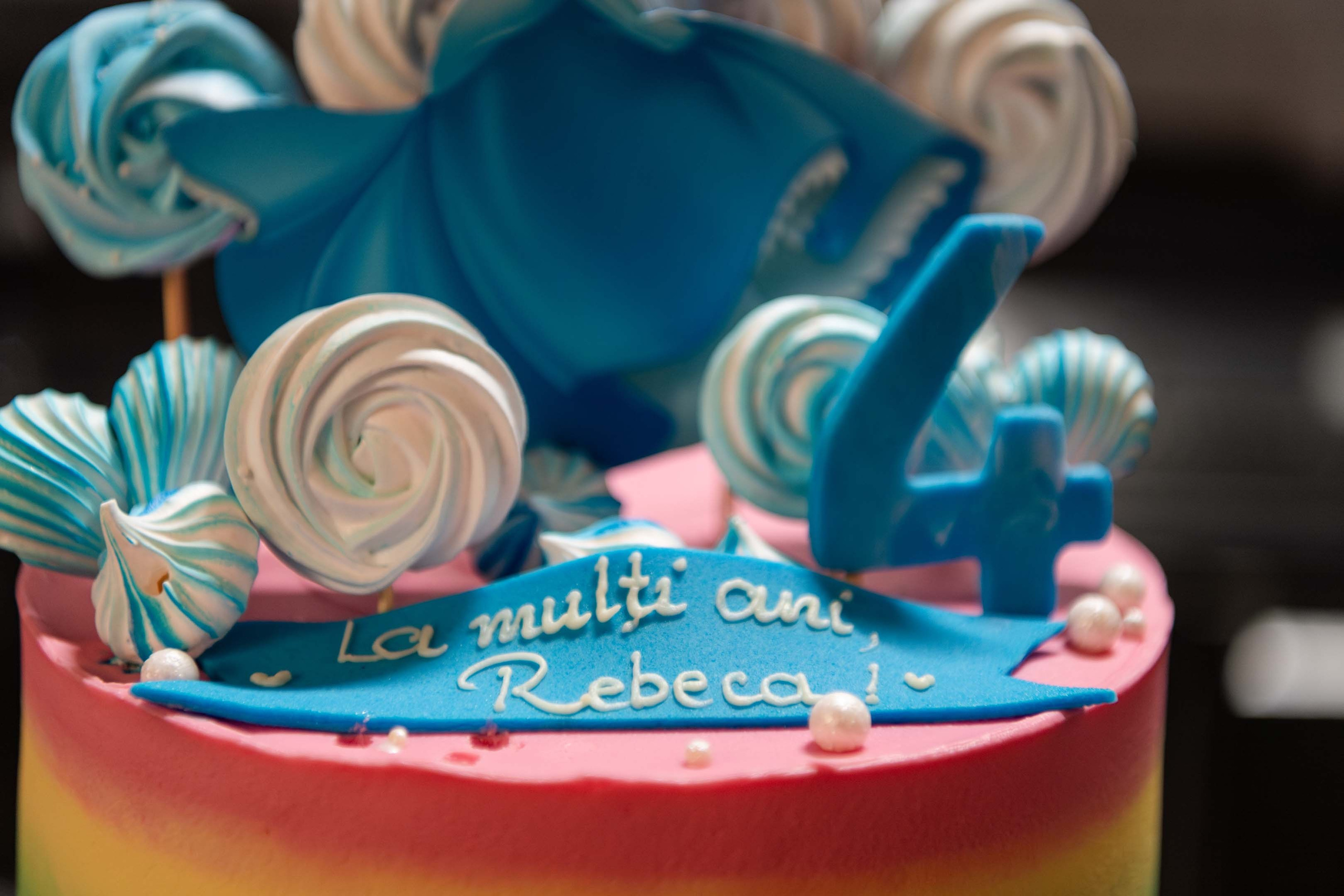 La multi ani, Rebeca!. Mugurel anghel