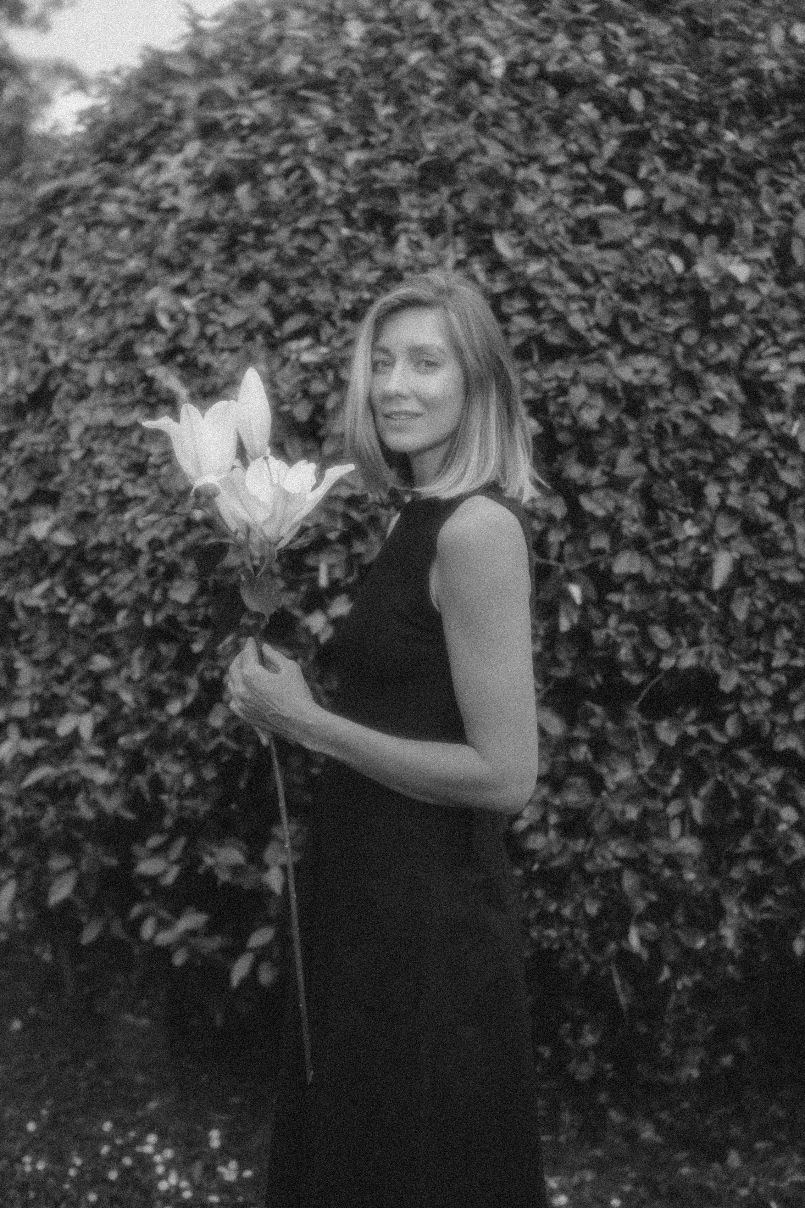 Катя с лилией. Фотограф Мила Ромашкина