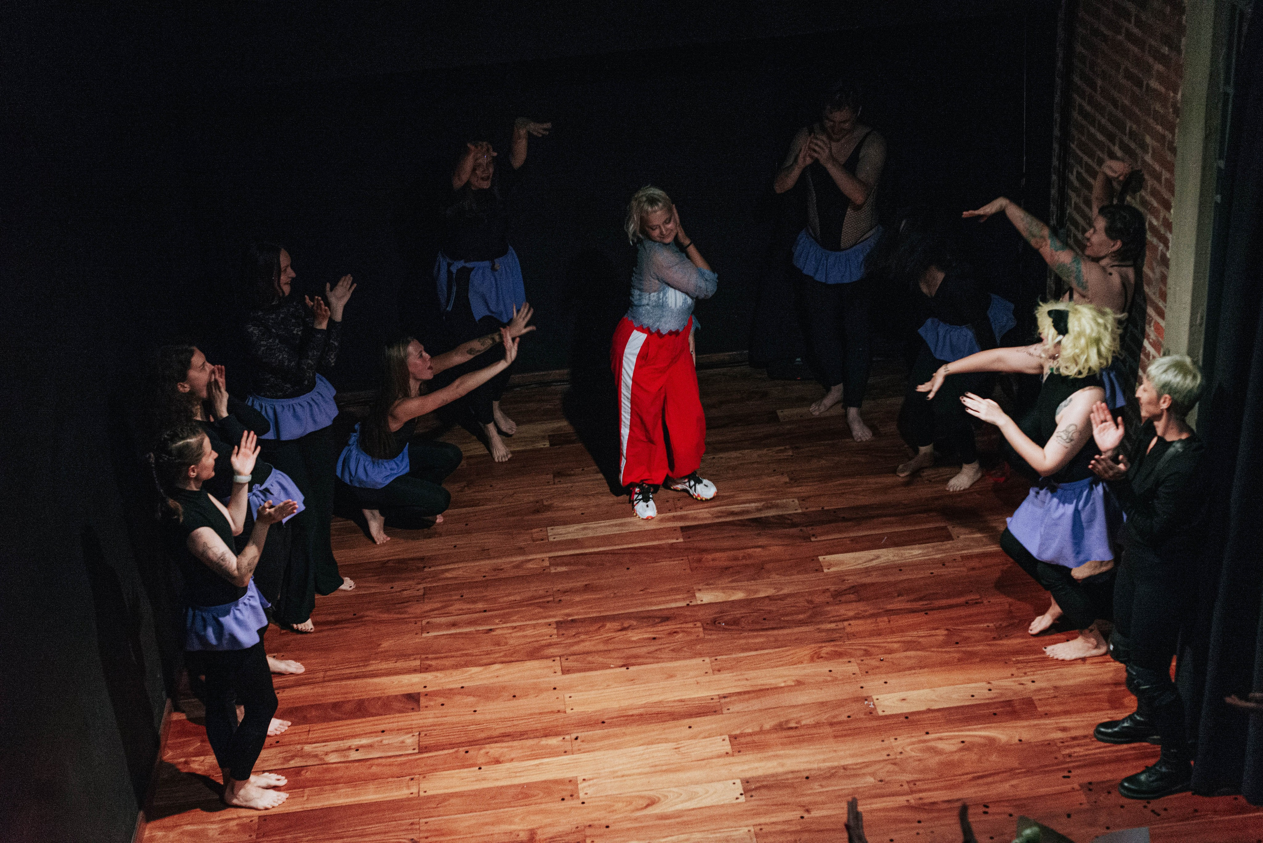 Анонс. Полковник и птицы. Фотограф @elmirkami в городе Буэнос-Айрес