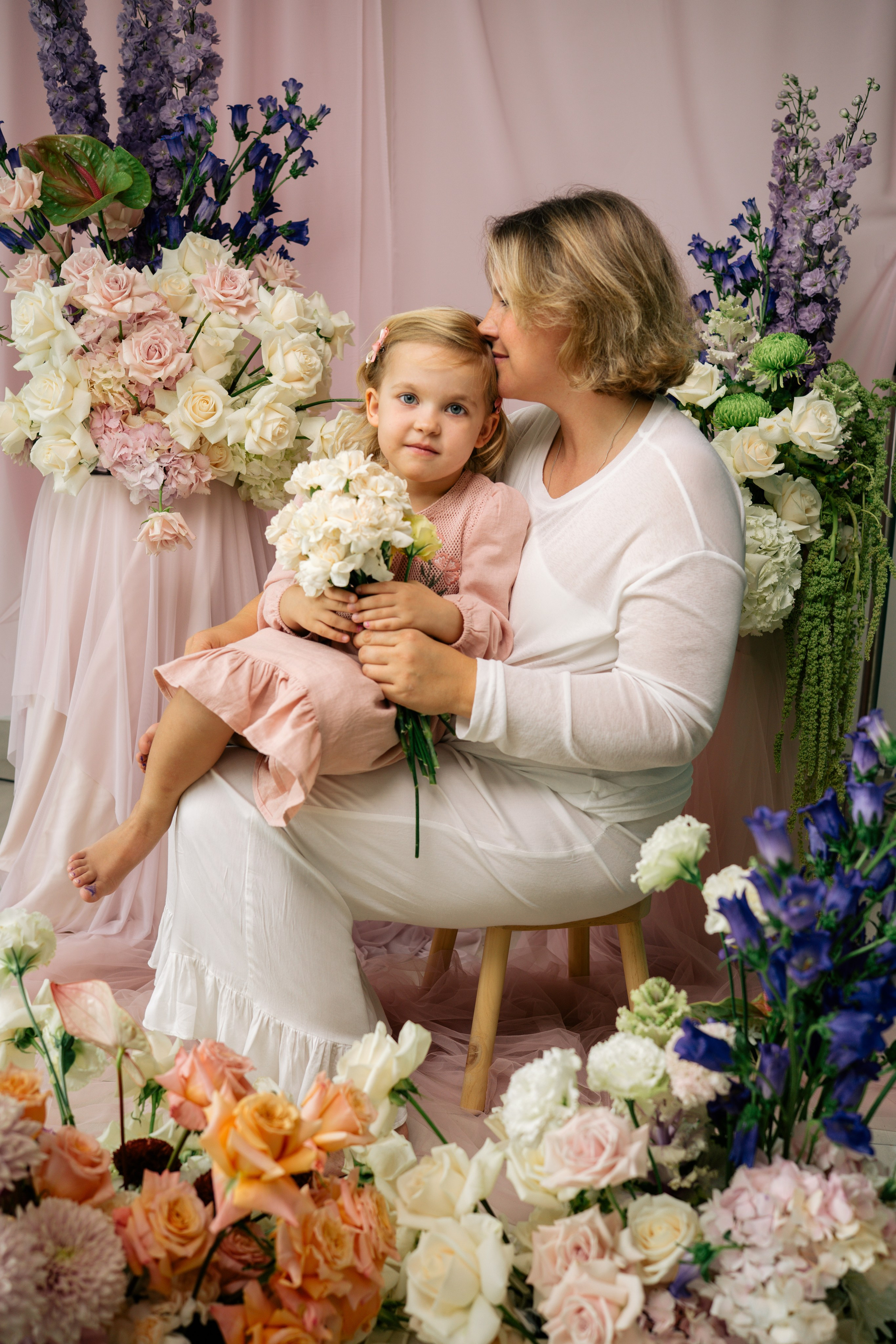 Katya and Dunia. Professional Photographer Abu Dhabi, Dubai — Yulia Ismoilova | 2025