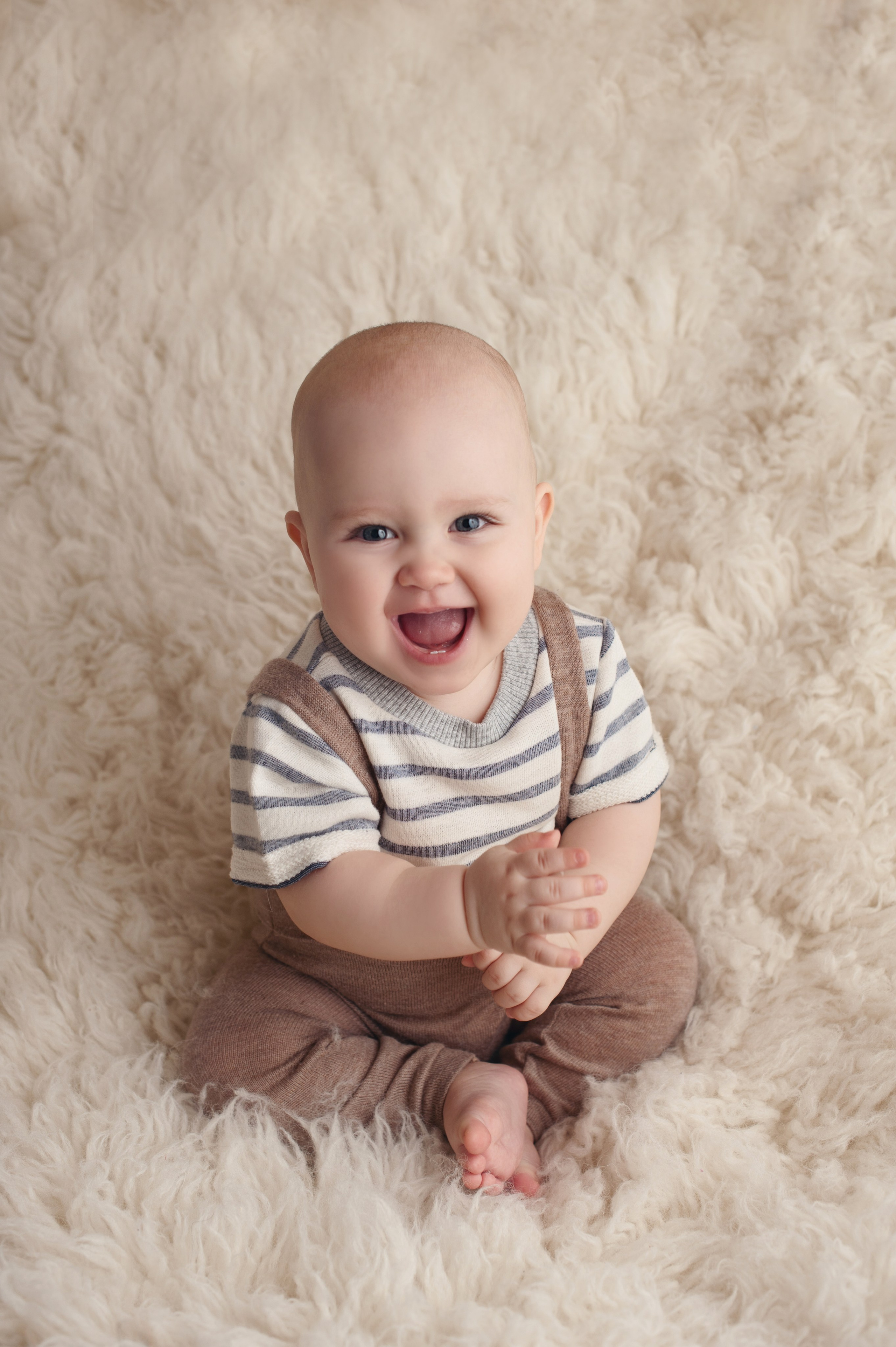 Bebés de 3 a 11 meses. Https://newbornphoto.wfolio.pro/me