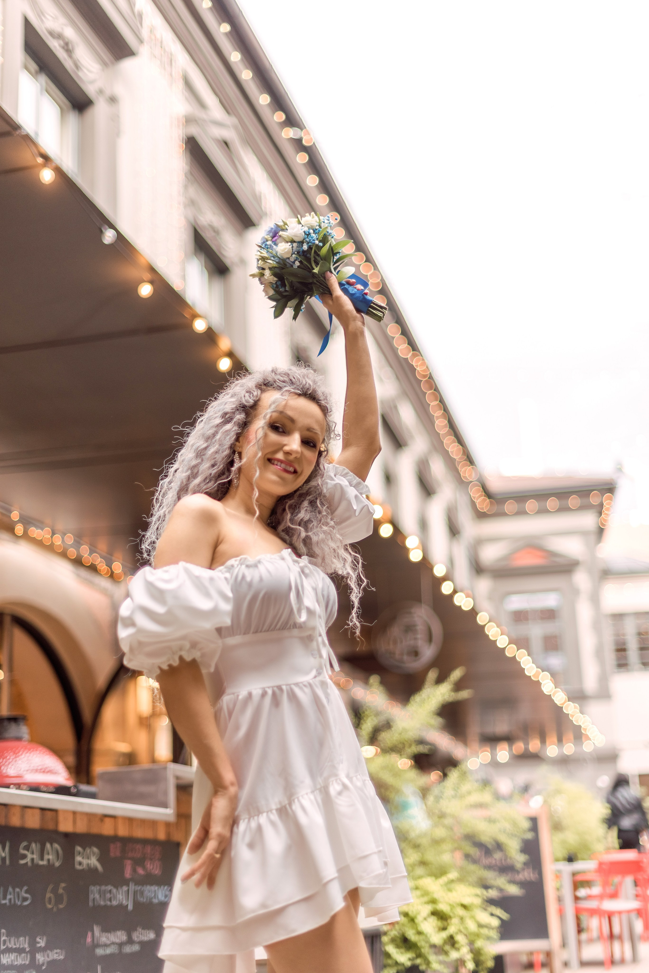 Свадебная прогулка по значимым местам Вильнюса. Семейный фотограф и фотограф новорожденных в Вильнюсе Ирина Беленкевич