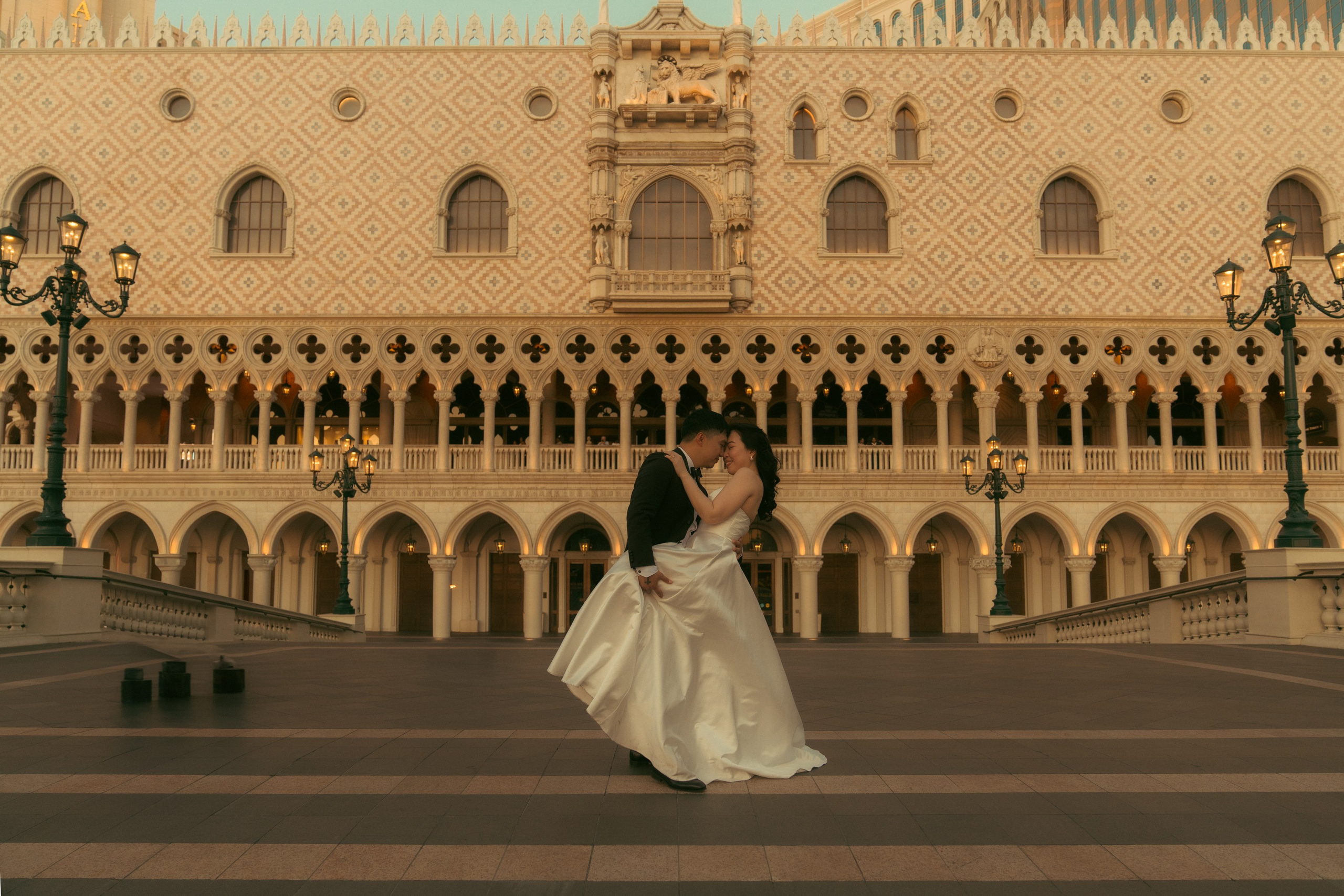 Kim&Ken. Wedding & elopement photographer Viktoriya Kravtsov. Las Vegas