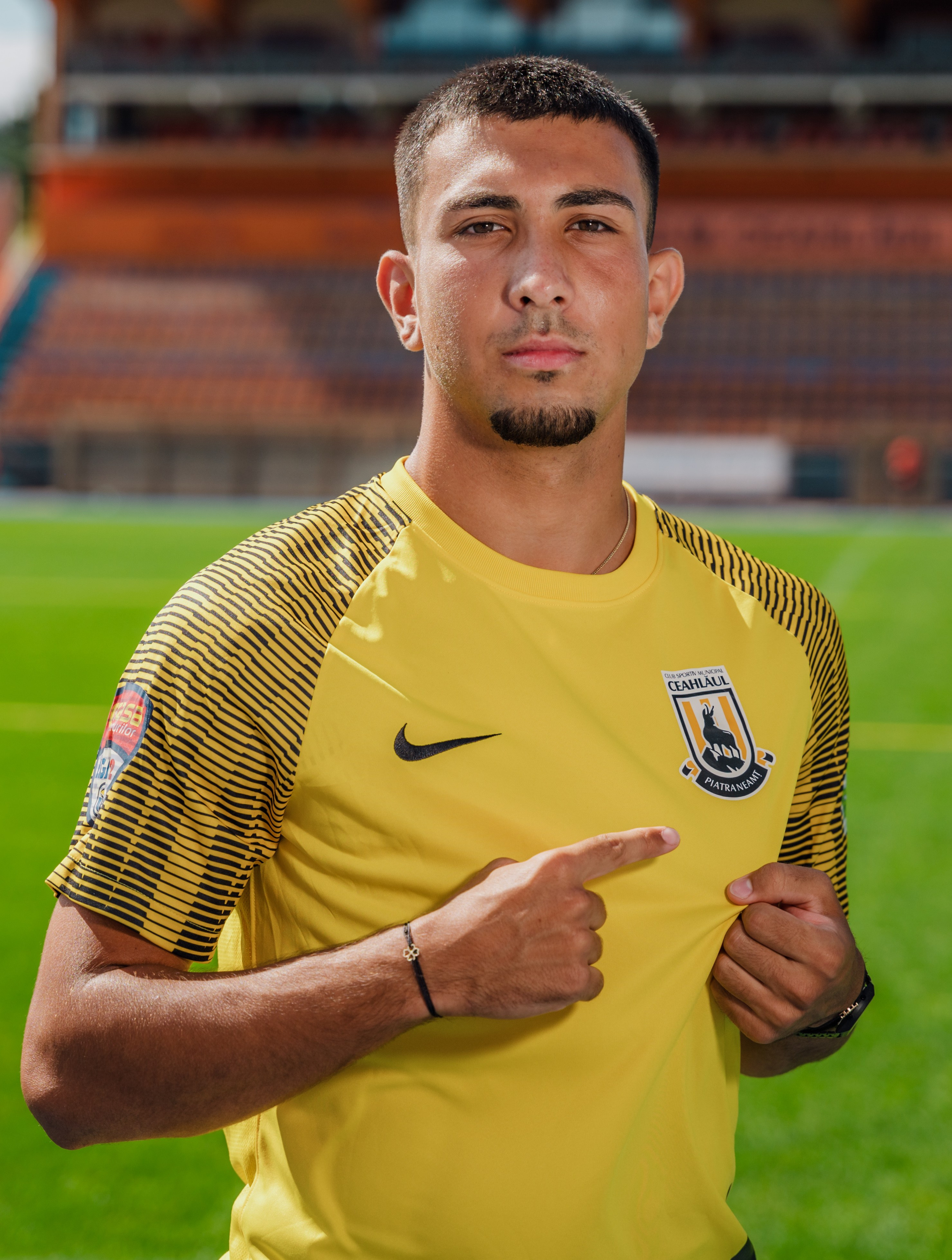 Folha. Dragosbaciuartphotographer