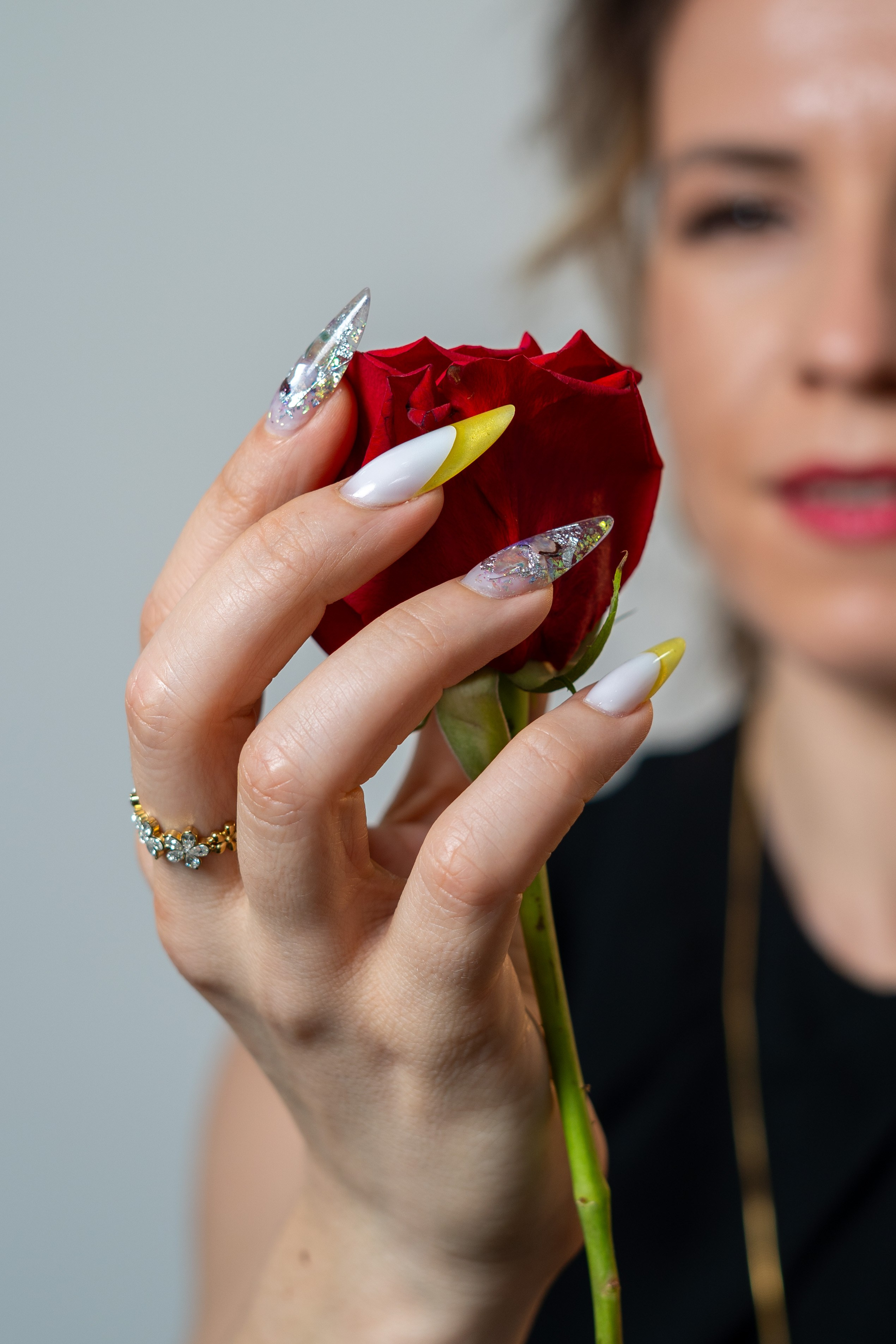 Nina Petrasco. Frames by Giovani Braga