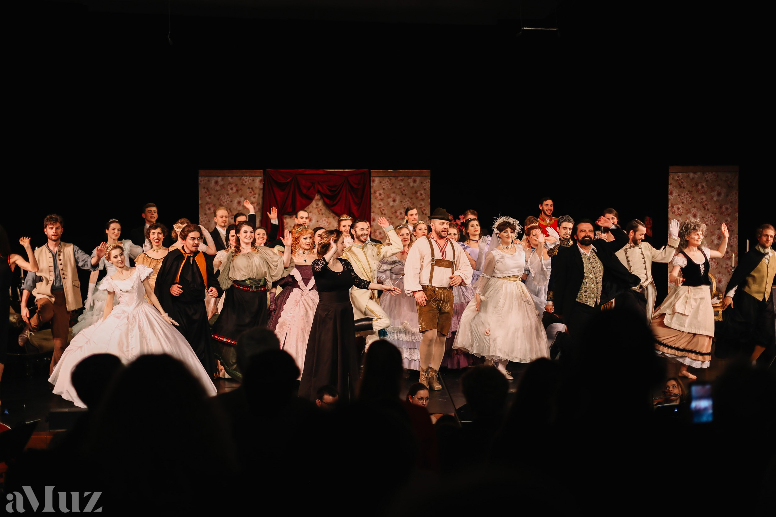 Opera Łąkowa. Fotograf Ślubny Warszawa - Sesje Biznesowe Rodzinne Eventy