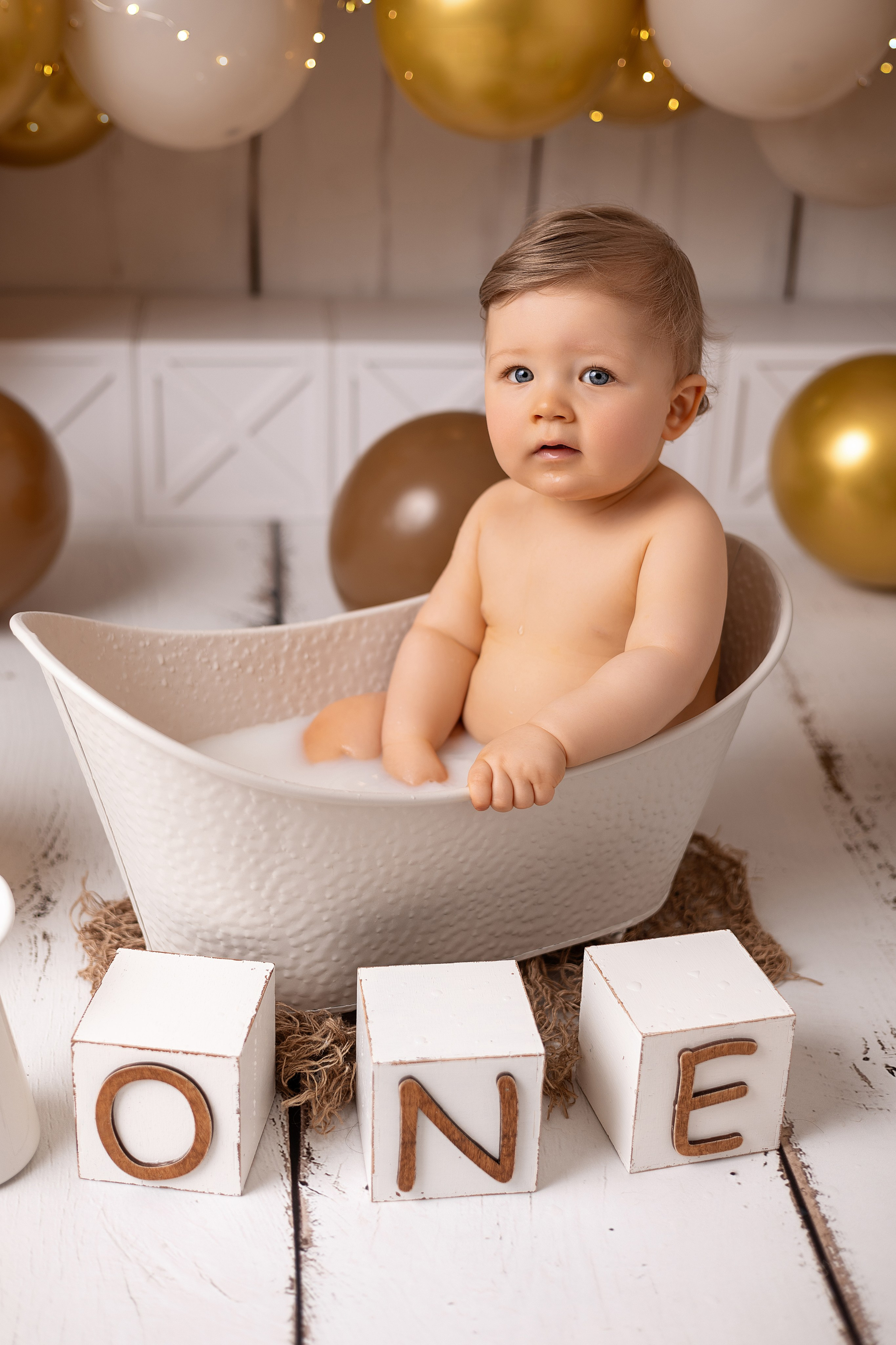 Erste Geburtstag „Cake Smash“. Neugeborene- Schwangerschaft- und Kinder Fotografin in Lehre