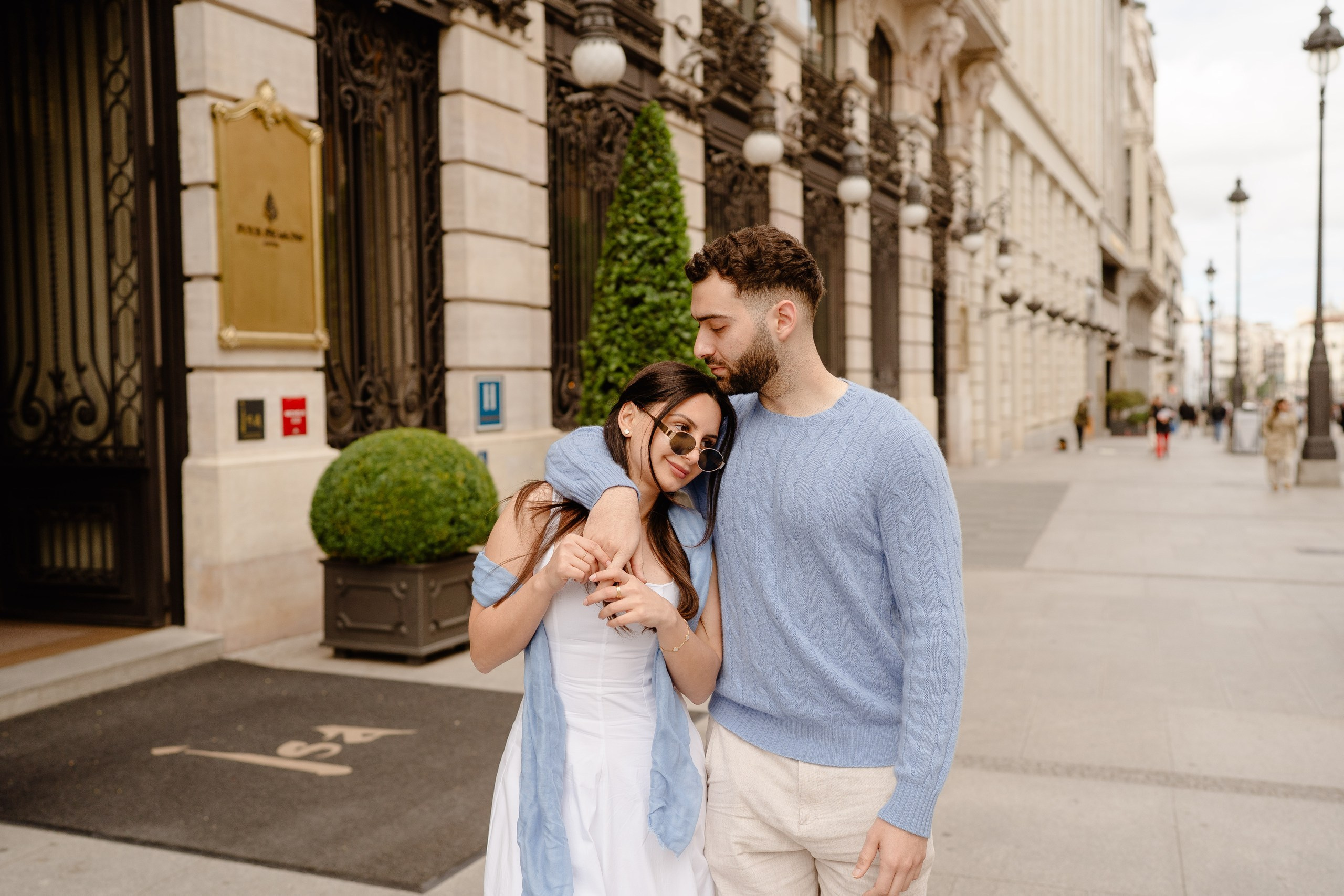 Stylish couple photoshoot in Madrid