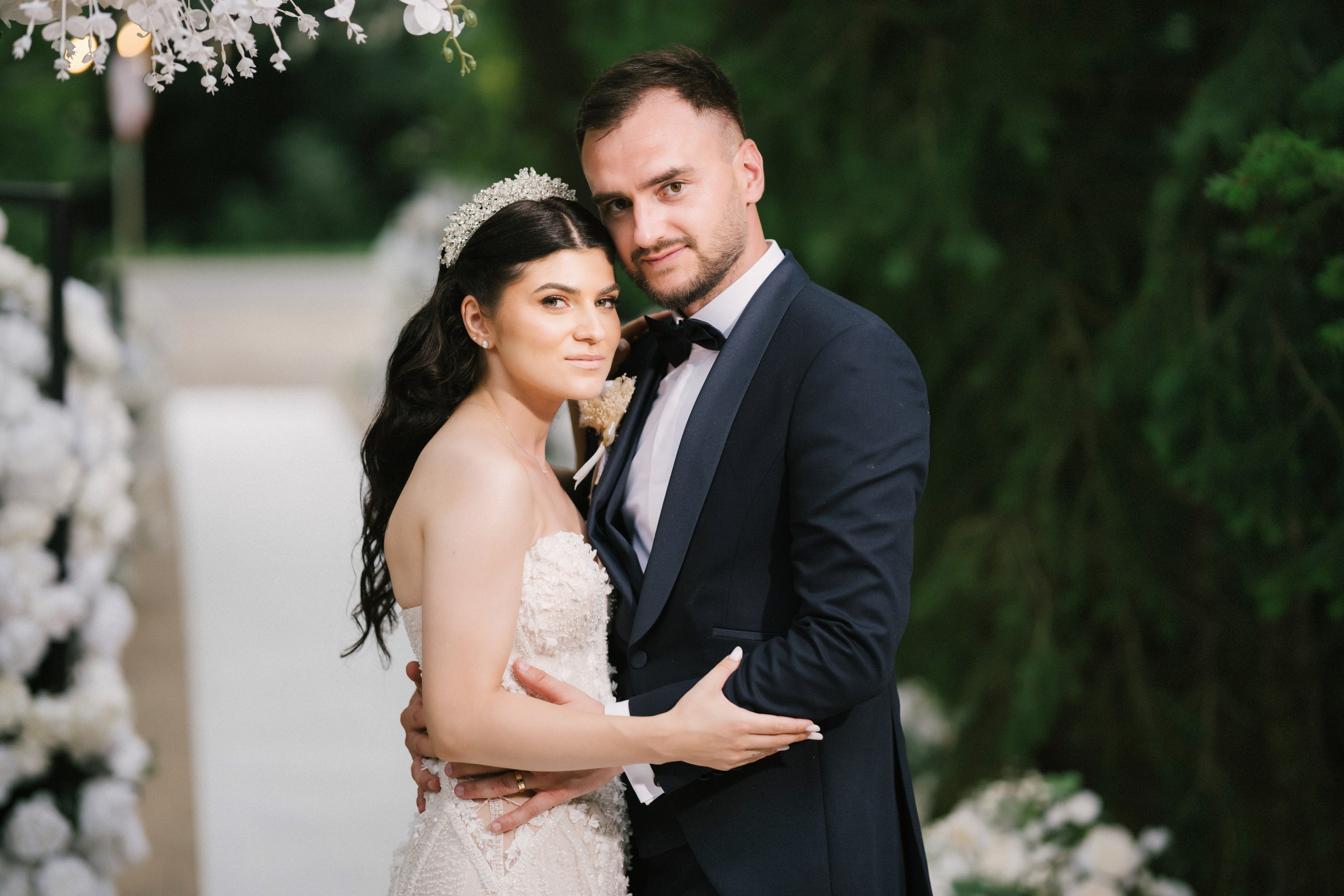 1. Mireasa Adriana în timpul pregătirilor de nuntă în Tudora Botoșani2. Costumul mirelui Ionuț fotografiat artistic în ziua nunții3. Prietenii mirelui la tradițiile de nuntă în Tudora4. Bărbieritul mirelui în cadrul obiceiurilor tradiționale de nuntă5. Fotografii de familie la biserică în ziua nunții6. Portret de familie cu mirii și copilul lor la nunta din Botoșani7. Primul dans al mirilor la Mariage Dor Baisa Botoșani8. Decor elegant de nuntă la Mariage Dor Baisa9. Emoții și tradiții la nunta din Tudora județul Botoșani10. Fotograf profesionist de nuntă în Botoșani surprinzând momente autentice - otograf-nunta-botosanifotograf-evenimente-botosanifotograf-profesionist-botosanifotograf-nunta-tudoranunta-tudora-botosanisedinta-foto-nunta-botosanipoze-nunta-botosanifotografii-nunta-tudorafotograf-cununie-religioasa-botosanibiserica-sfintii-imparati-constantin-si-elena-tudoramariage-dor-baisa-botosanirestaurant-nunta-botosanidansul-mirilor-mariage-dorpregatiri-mire-botosanipregatiri-mireasa-botosanitraditii-nunta-moldovaobiceiuri-nunta-tudorafotograf-familie-nunta-botosaniportret-miri-botosanigalerie-foto-nunta-botosanialbum-foto-nunta-botosaninunta-eleganta-botosaninunta-cu-traditii-botosanifotograf-premium-nunta-botosaniservicii-foto-video-botosanipoveste-de-nunta-botosanifotograf-documentar-nuntafotograf-natural-emotionalmiri-ionut-si-adriananunta-autentica-tudora -otograf-nunta-botosanifotograf-nunta-tudoranunta-tudora-botosanifotograf-evenimente-botosanifotograf-profesionist-botosaniservicii-foto-video-botosanigalerie-foto-nunta-botosanialbum-foto-nunta-botosani - nunta-autentica-botosaninunta-cu-traditii-botosanipoveste-de-nunta-botosanifotografii-emotionante-nuntamomente-autentice-nuntafotografie-documentara-nuntafotograf-natural-nunta- pregatiri-miri-tudorabiserica-tudora-botosanicununie-religioasa-tudoramariage-dor-baisa-botosanipetrecere-nunta-botosanivalsul-mirilor-botosani - alino-foto-studio-botosaniionut-si-adriana-nunta-tudorafotograf-alin-chirila-botosani