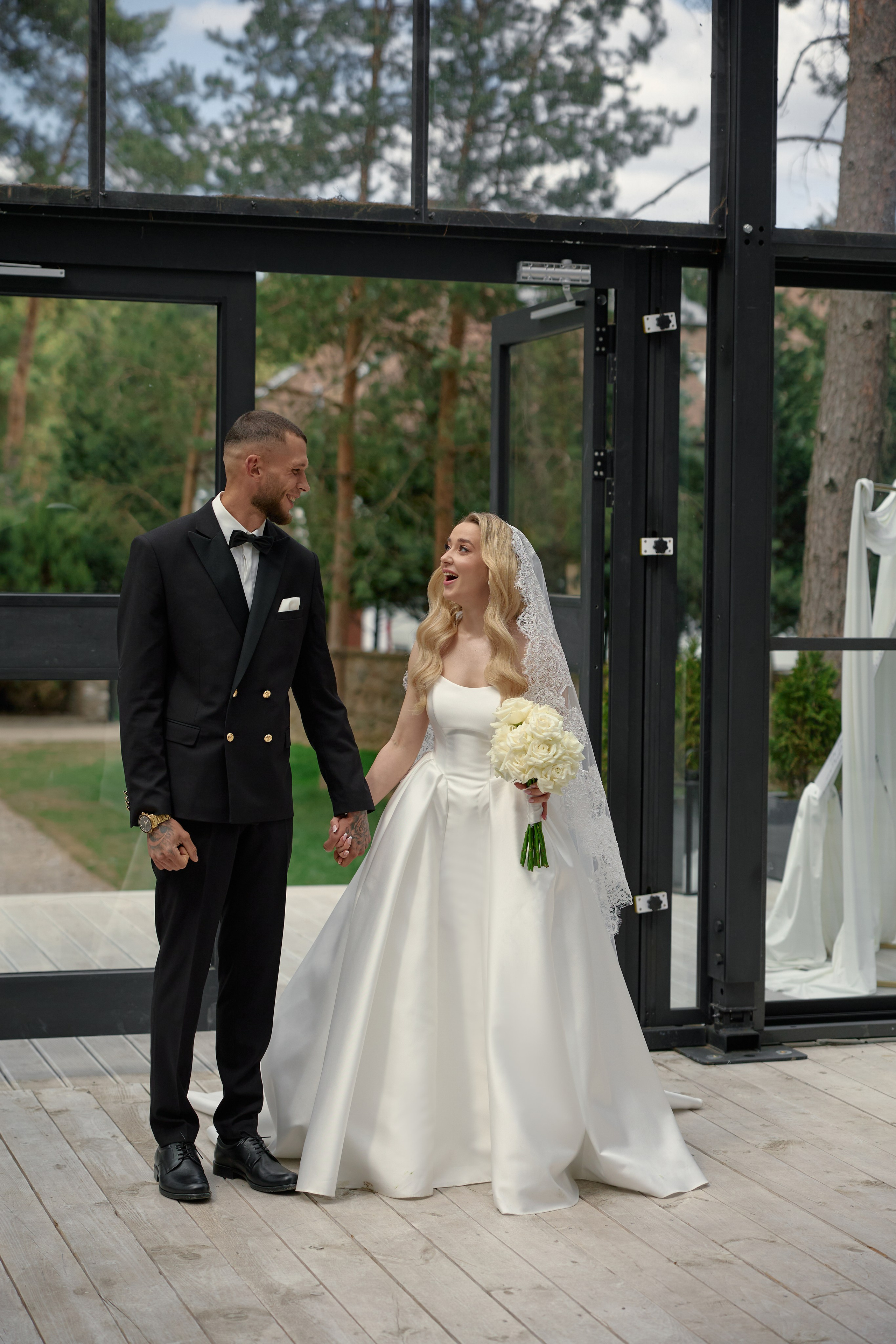 Natalia & Roman. Dworek przy lesie. Fotograf ślubny i rodzinny w Krakowie Yana Klymova