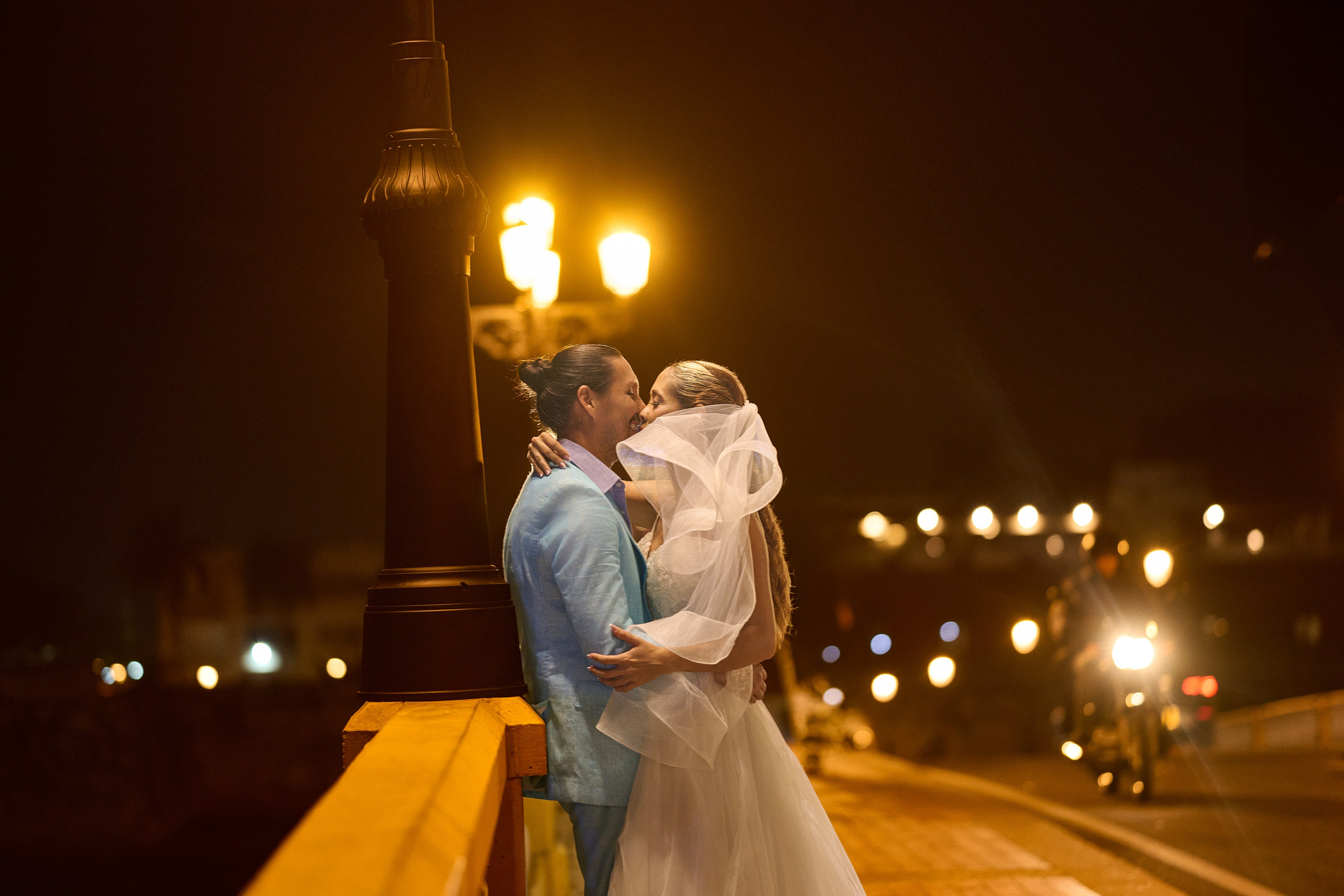 Trash the Dress en Cartagena. Wedding Photography & Videography by ZZ Hendrick | Capturing Your Love Story in Colombia & USA