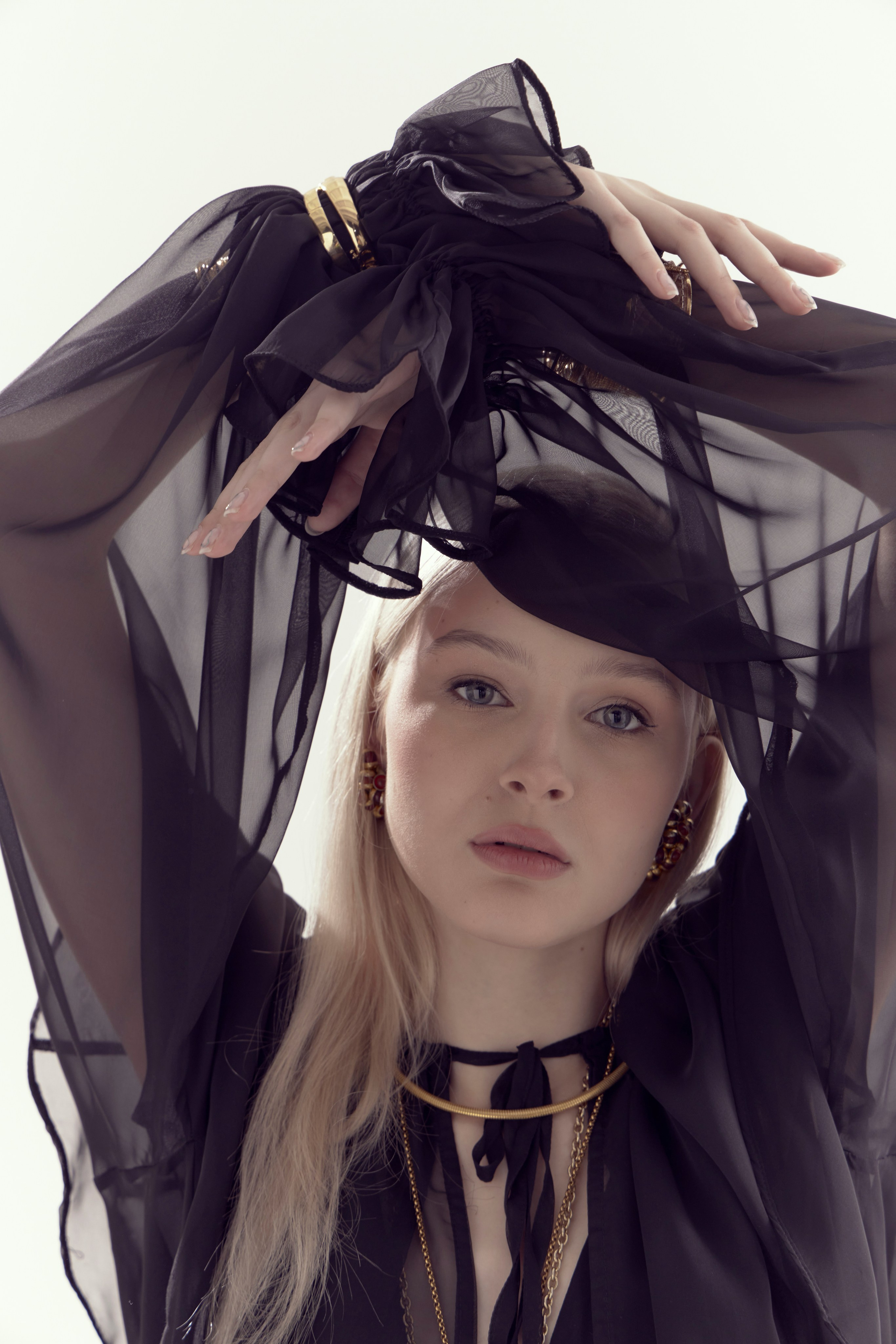 DARK ROMANCE. Viktorija Korsaka| Brand Content Creator & Photographer
