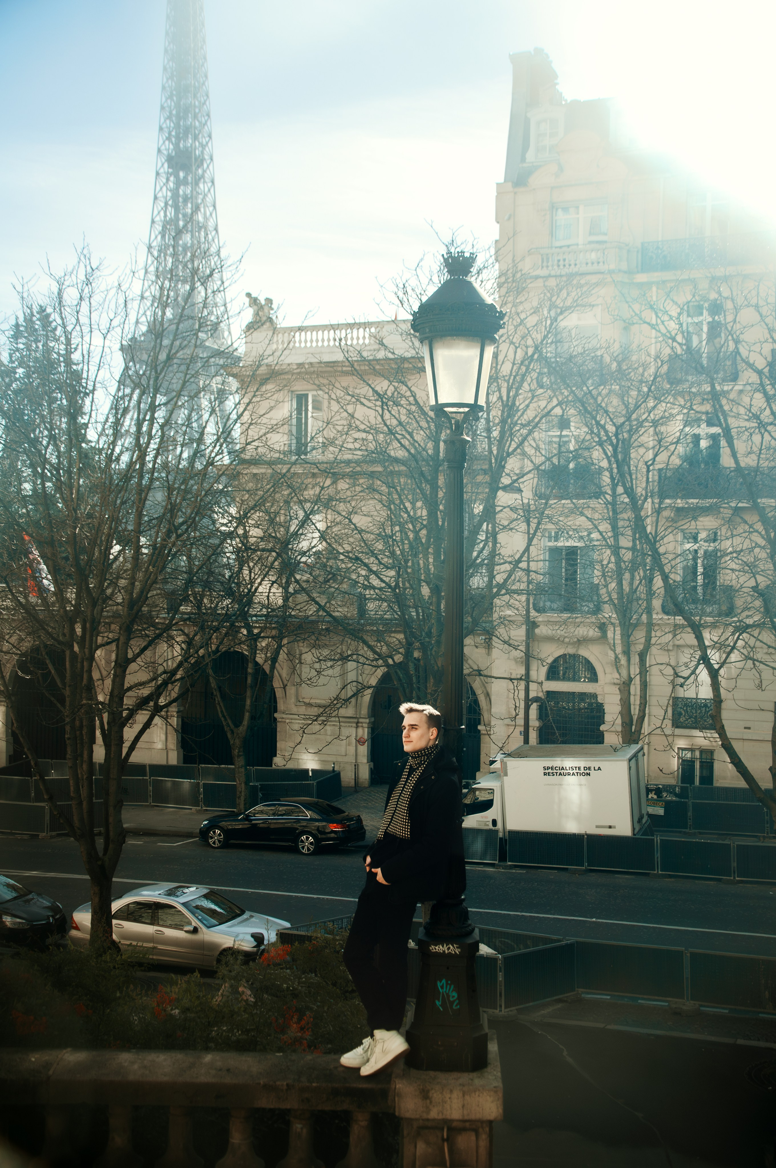 Мужская фотосессия у Эйфелевой башни. Фотограф в Париже Полина Осипова