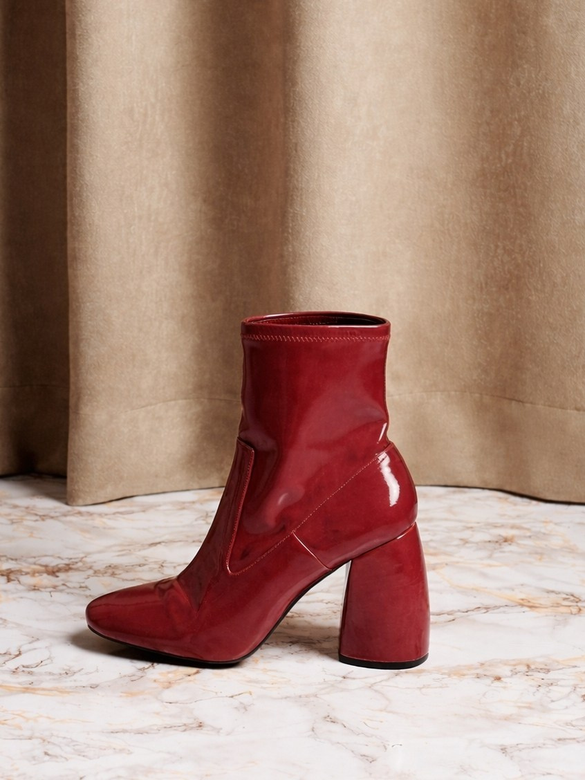 AI съёмка с моделями. Аяна Крапивкина — профессиональная ретушь и AI-визуал