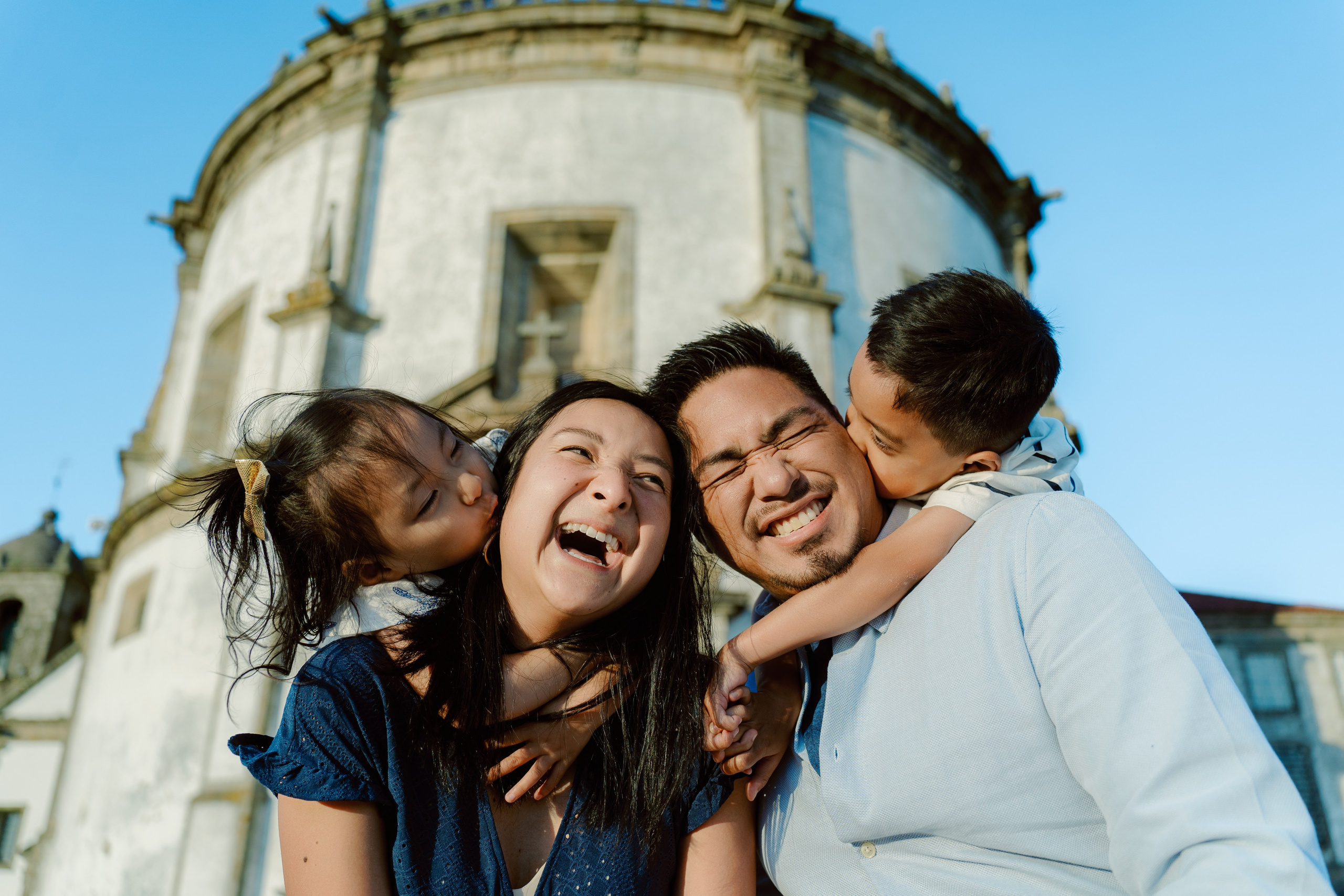Family photo shoot in Porto. Photographer in Portugal Polina Gotovaya