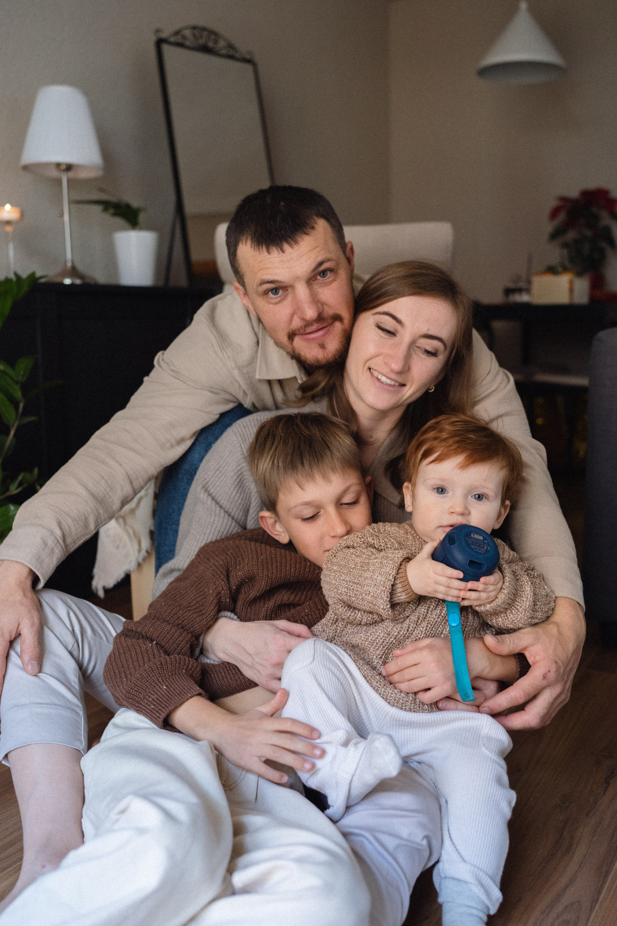 Family Photoshoot Spain with kids. Photographer in Madrid, Spain. Alyona Belyaninova