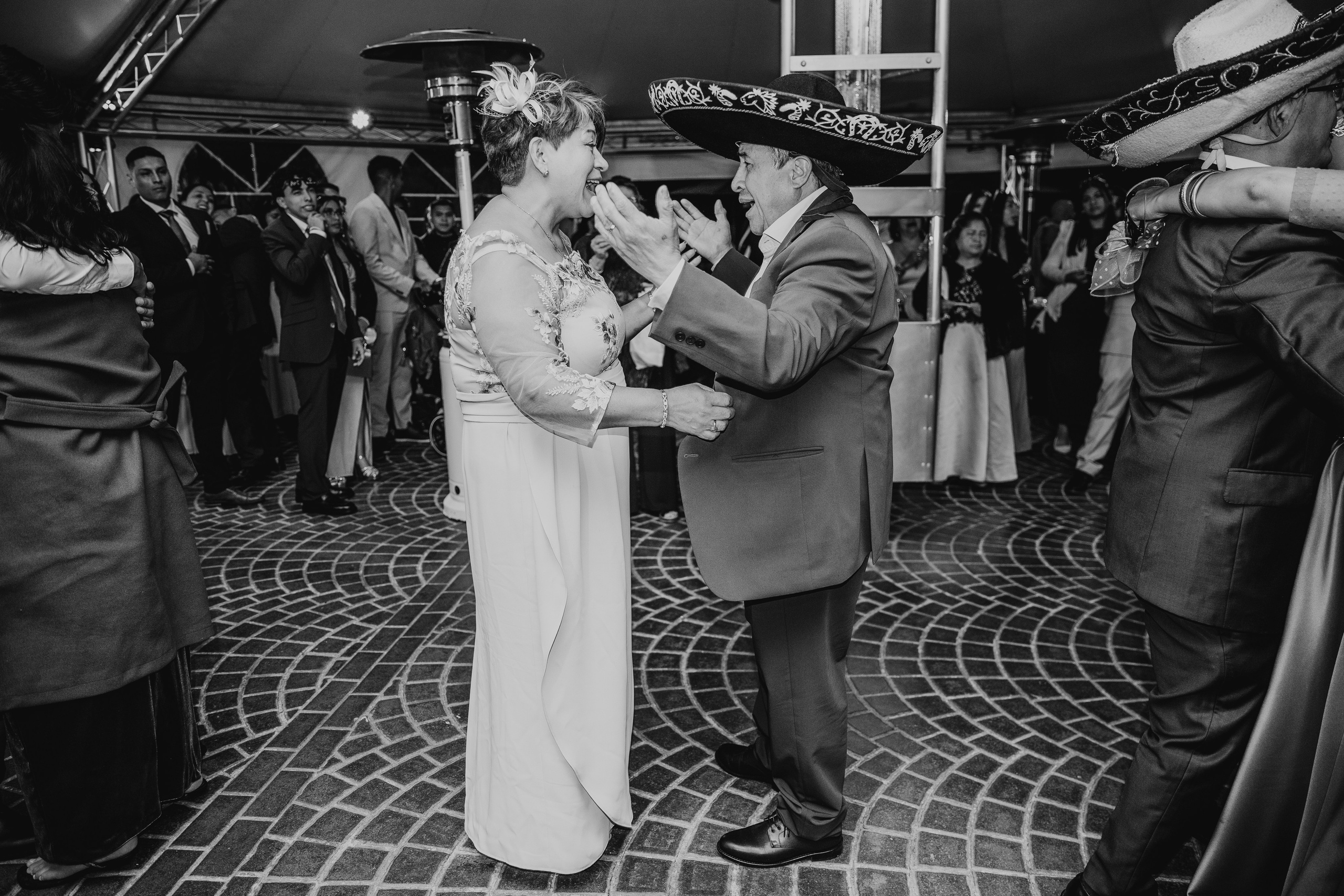 Alisan & Christofer – 2 de mayo de 2025. Rainbox Estudio de Fotografía