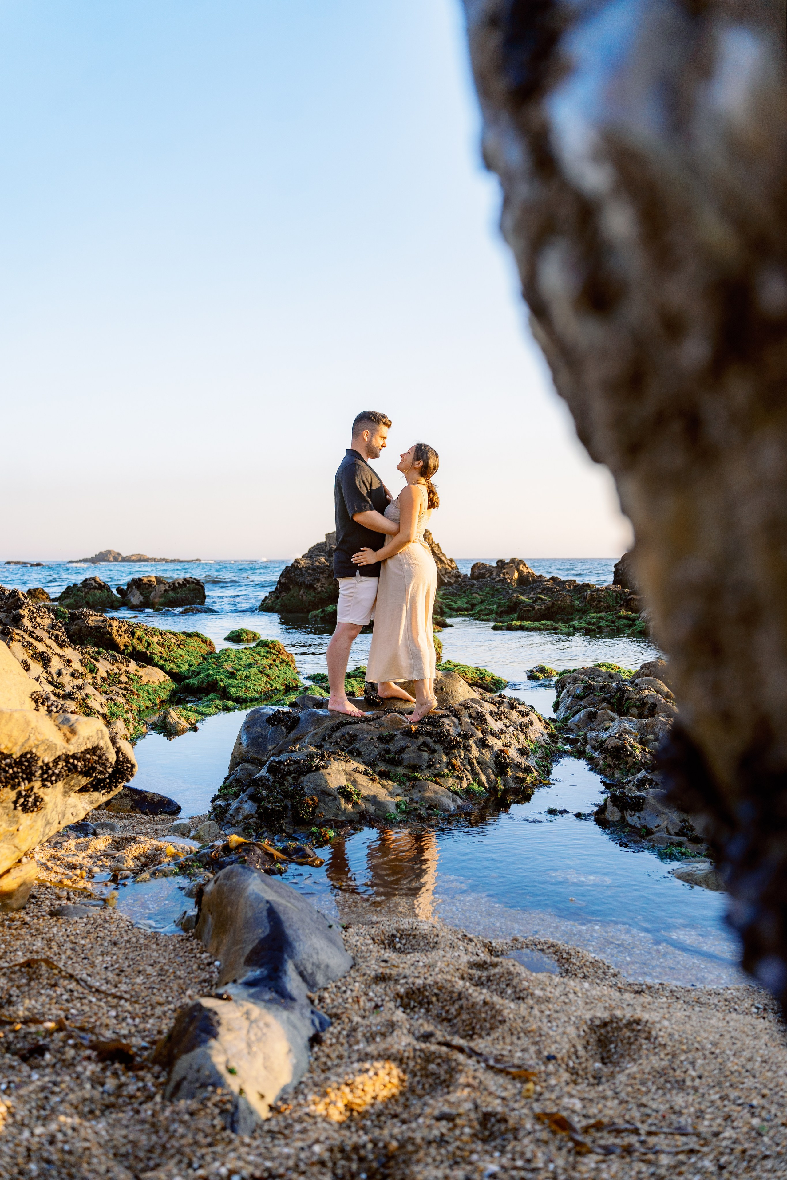 LOVE STORY ON THE BEACH. Photographer in Portugal Polina Gotovaya
