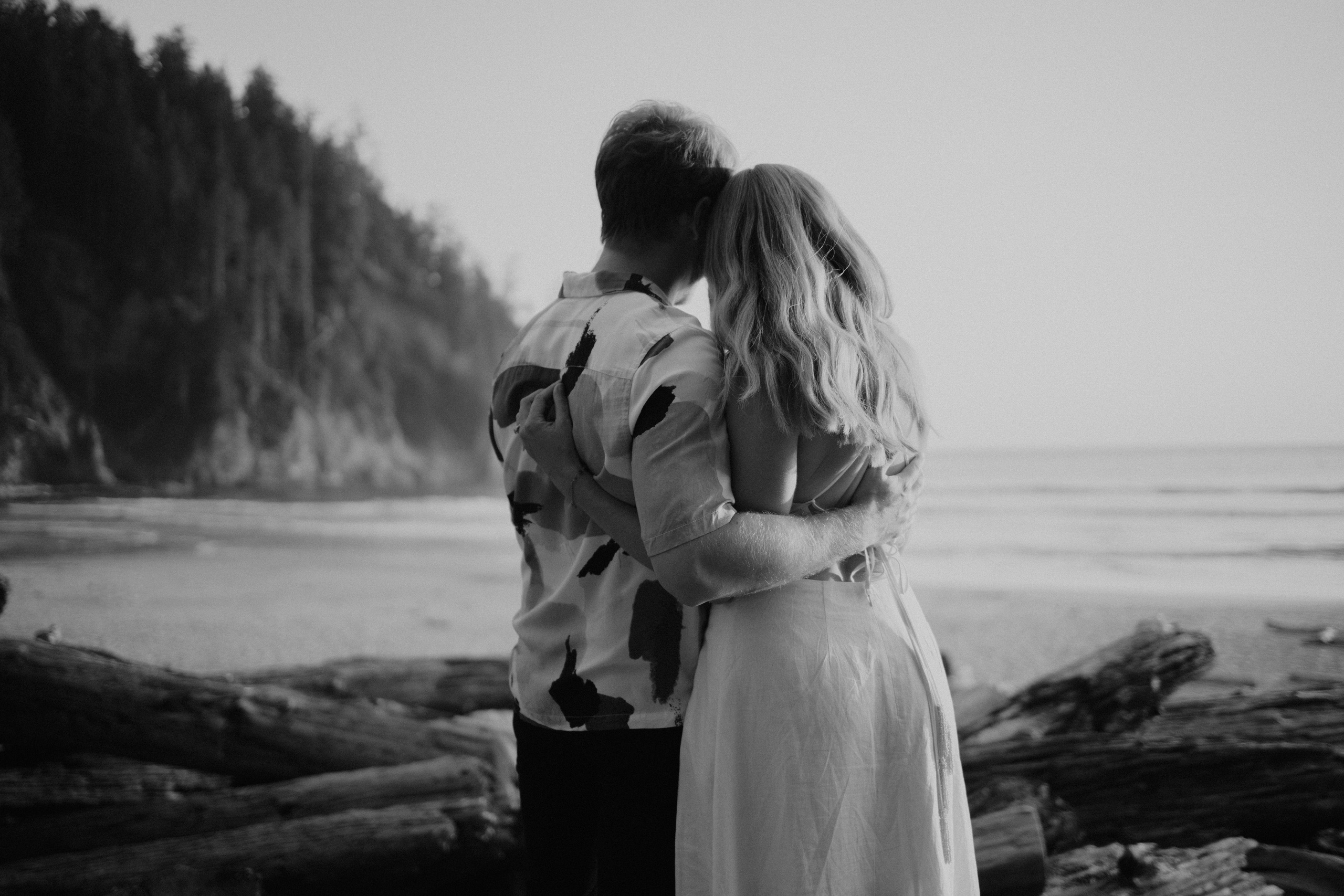 Engagement Photography at Cannon Beach | Jessie & Isaac's Session by Georgy Shishkin | Capturing Moments in Portland, Seattle, Bend & Oregon. Capturing Love in the Heart of the Pacific Northwes