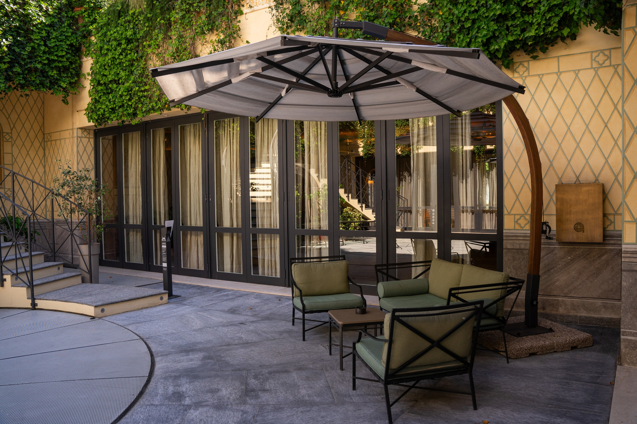 Four Seasons Milan. Hotel and travel photographer