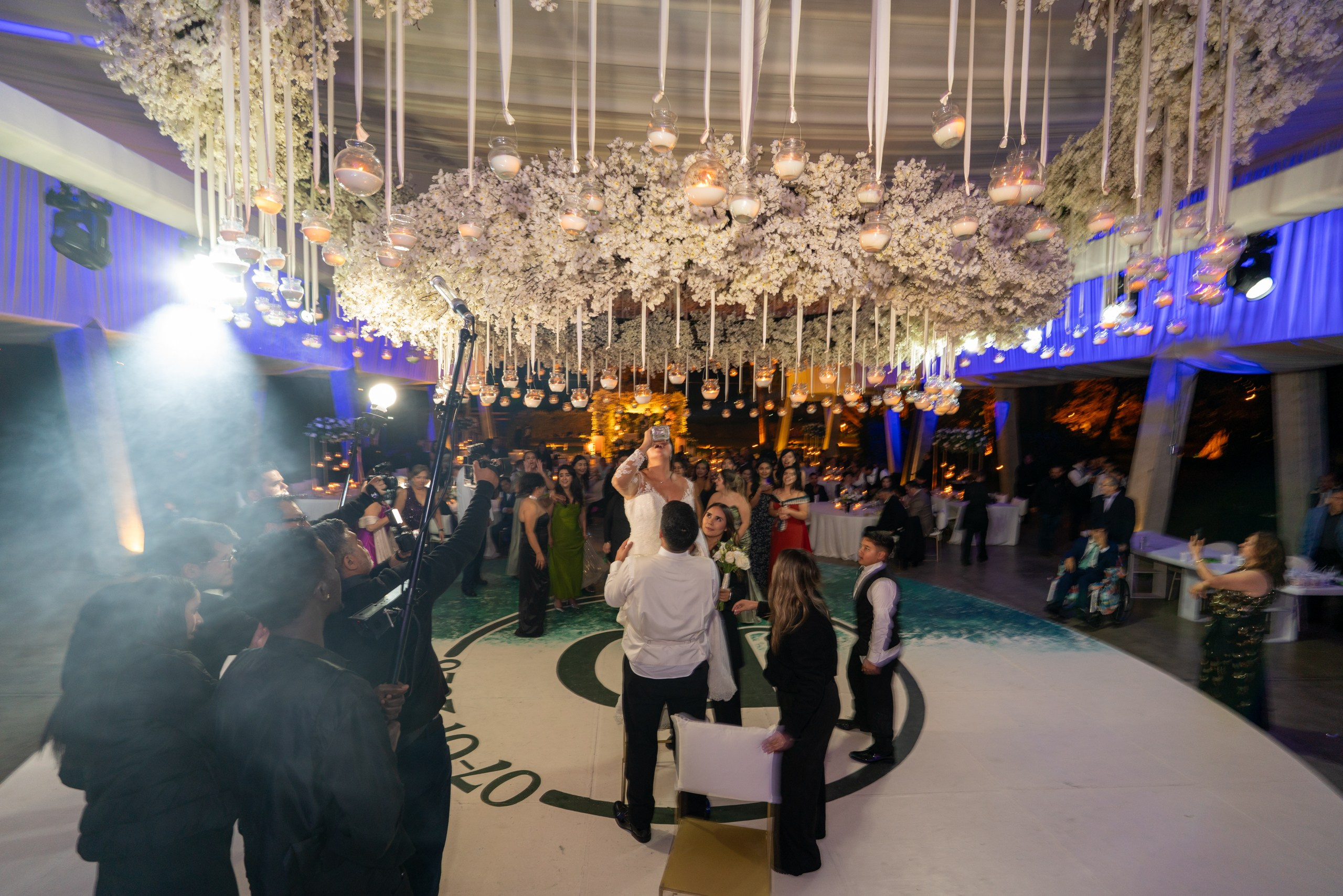 Daniel & Jannet. Elopement & Lifestyle Wedding Photographer