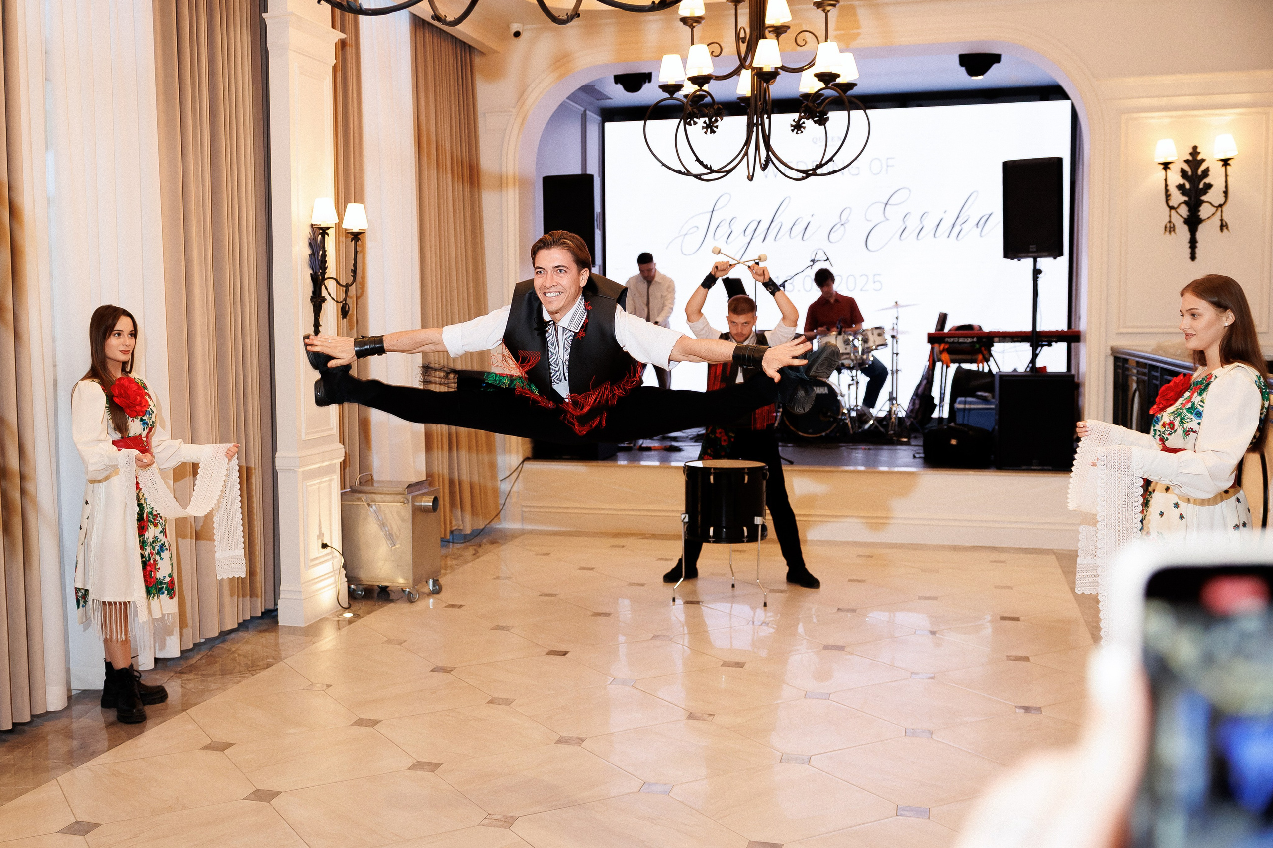 Serghei & Erica — Queen Residence. Servicii Foto și Video 067188353