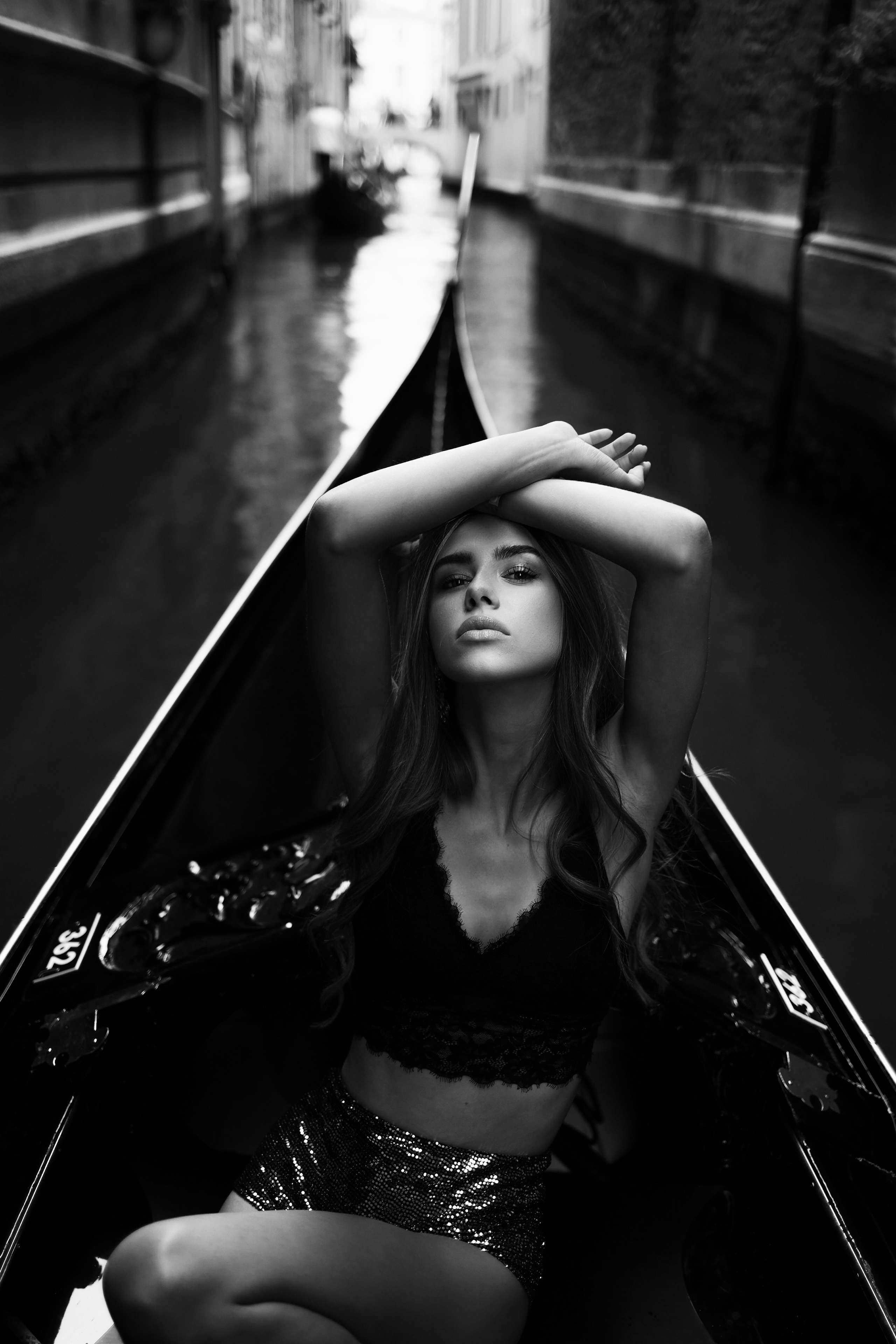 Venice gondola ride photo shoot
