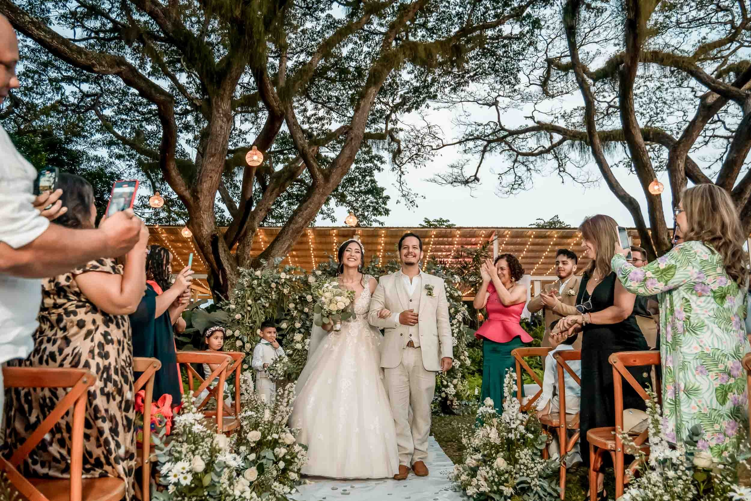 Boda en Cali. Hacienda Entre Rios - Daniela & Rodrigo. Karen Ortiz Photography / Fotógrafo profesional en Cali - Colombia
