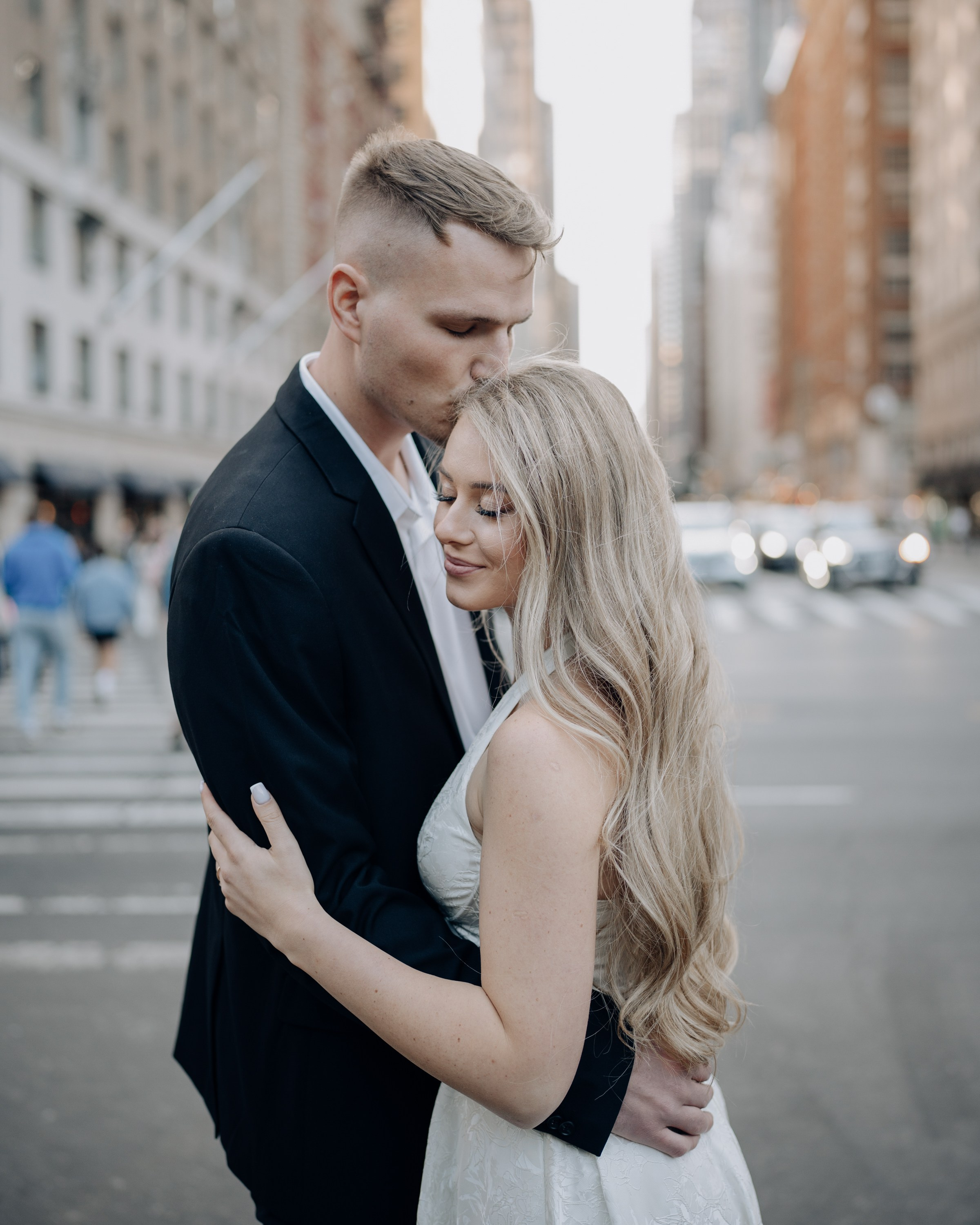 Engagement session in Central Park. Portrait and wedding photographer in New York
